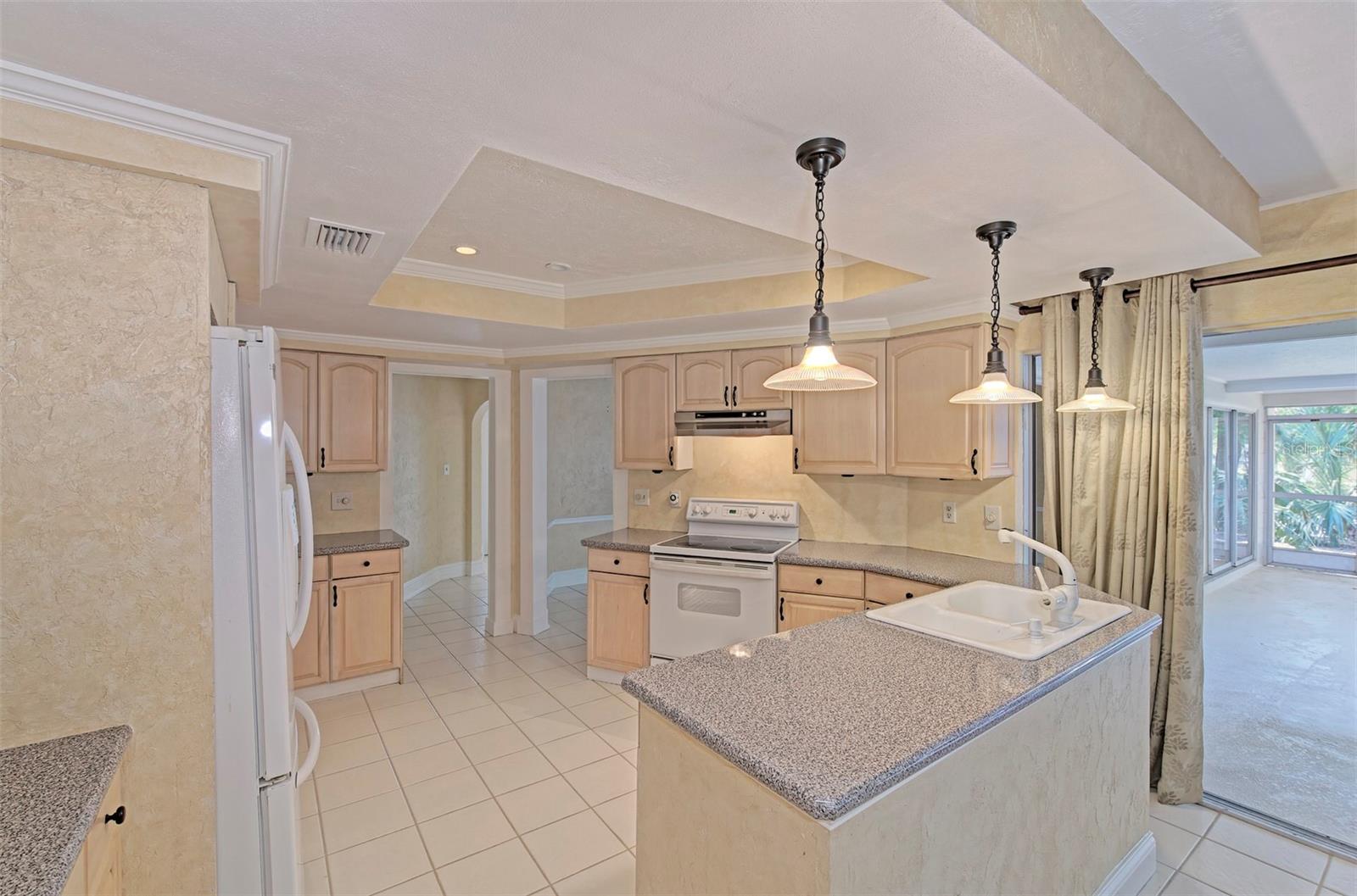 Image 12 of 37 For 756 Hillcrest Drive