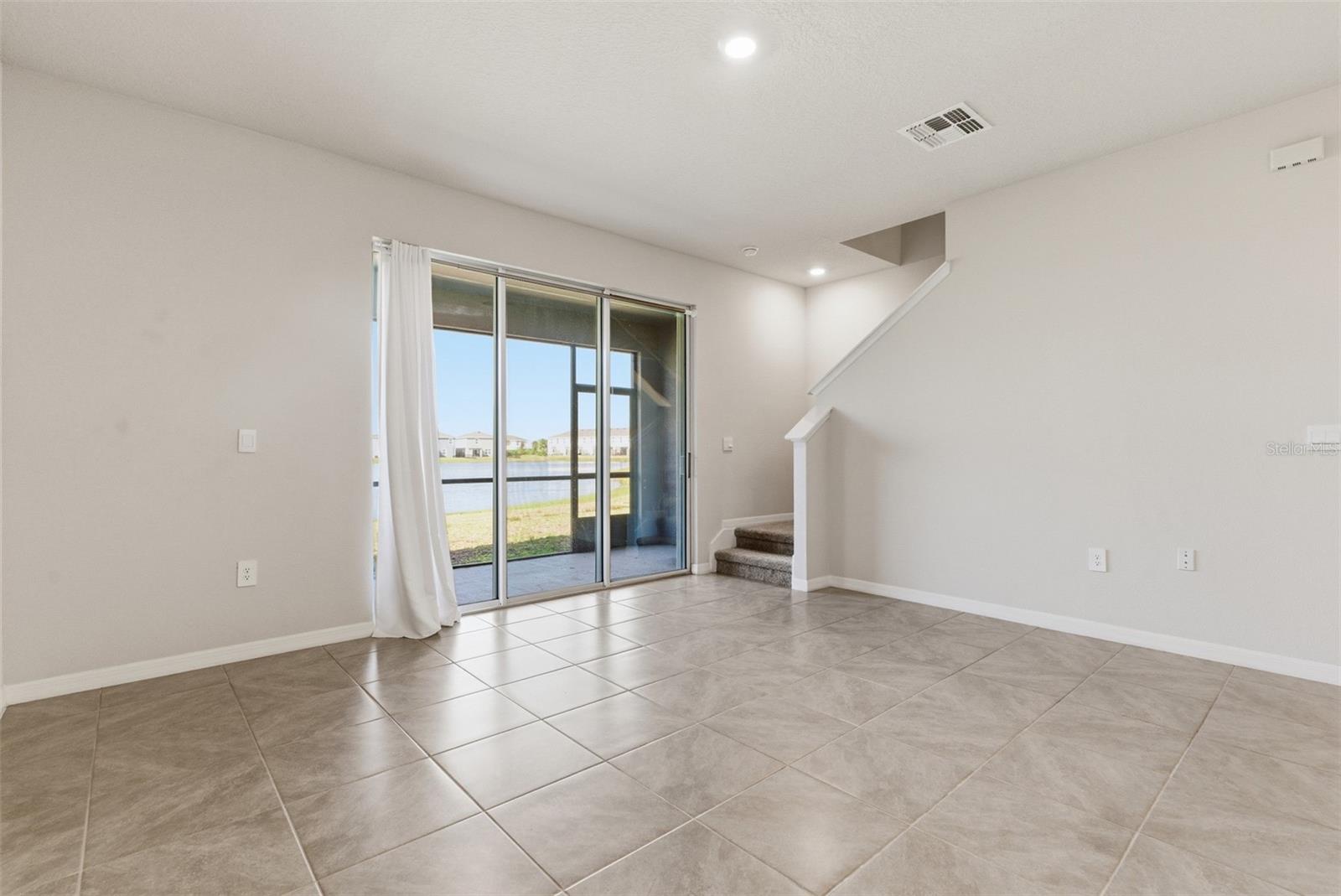 Image 19 of 72 For 17653 Crescent Moon Loop