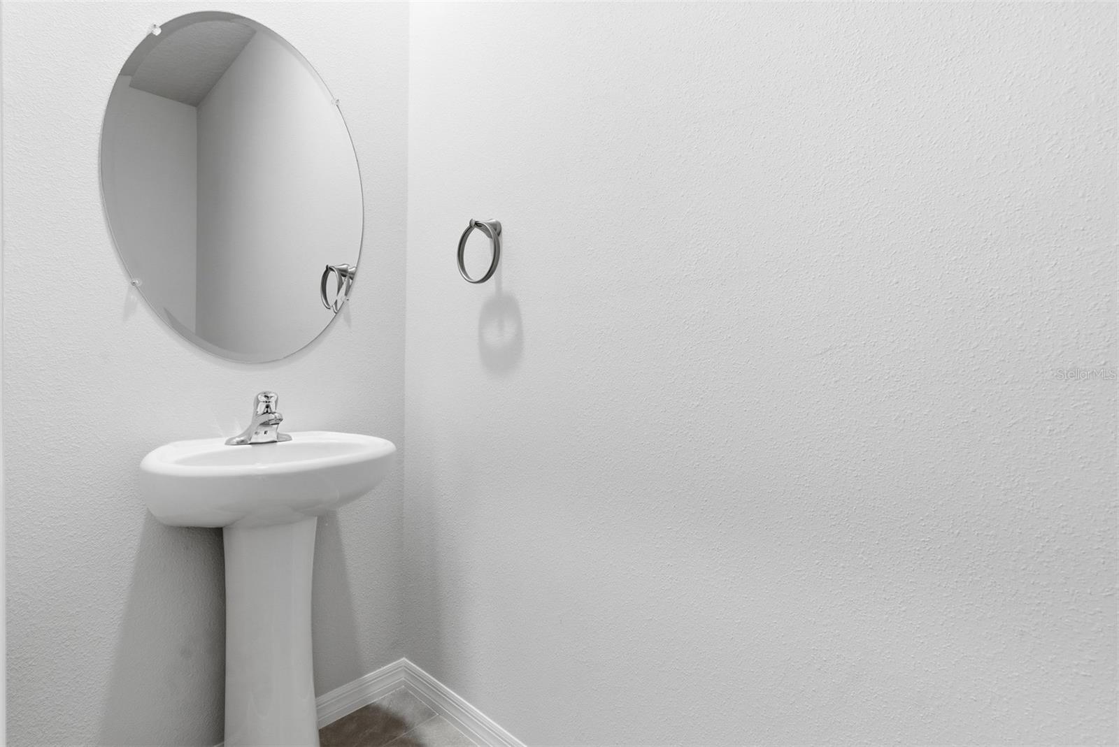 Image 21 of 72 For 17653 Crescent Moon Loop