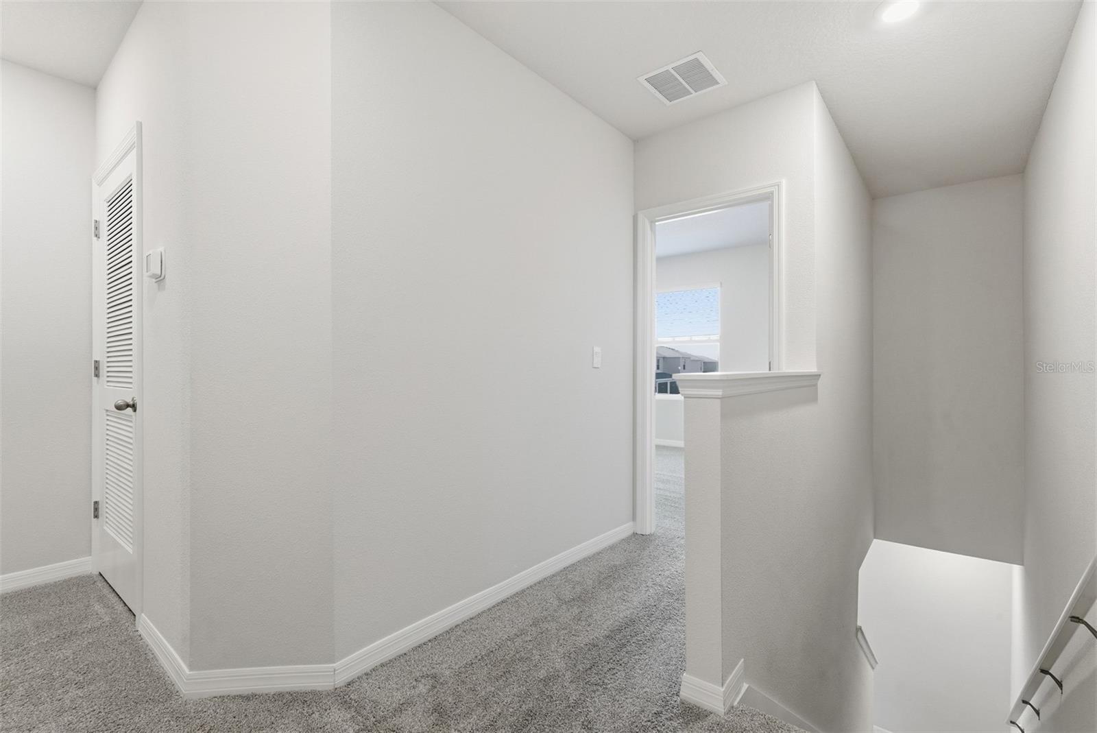 Image 22 of 72 For 17653 Crescent Moon Loop