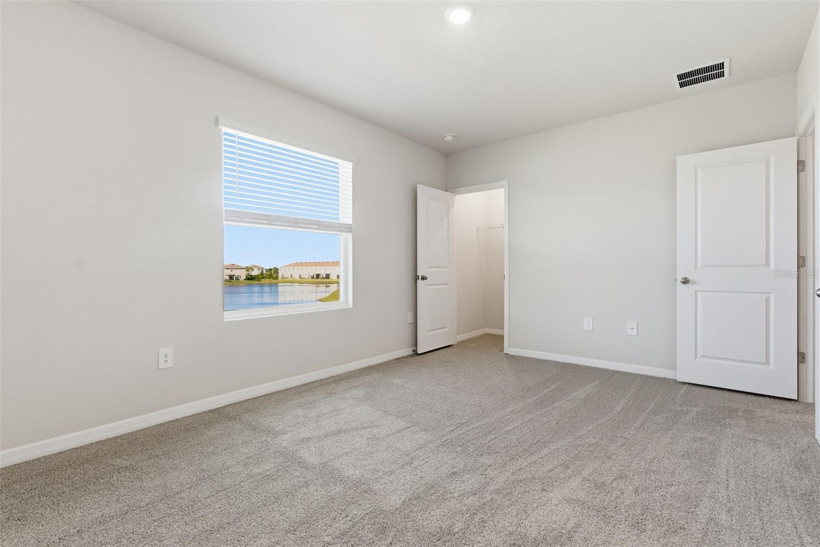 Image 27 of 72 For 17653 Crescent Moon Loop