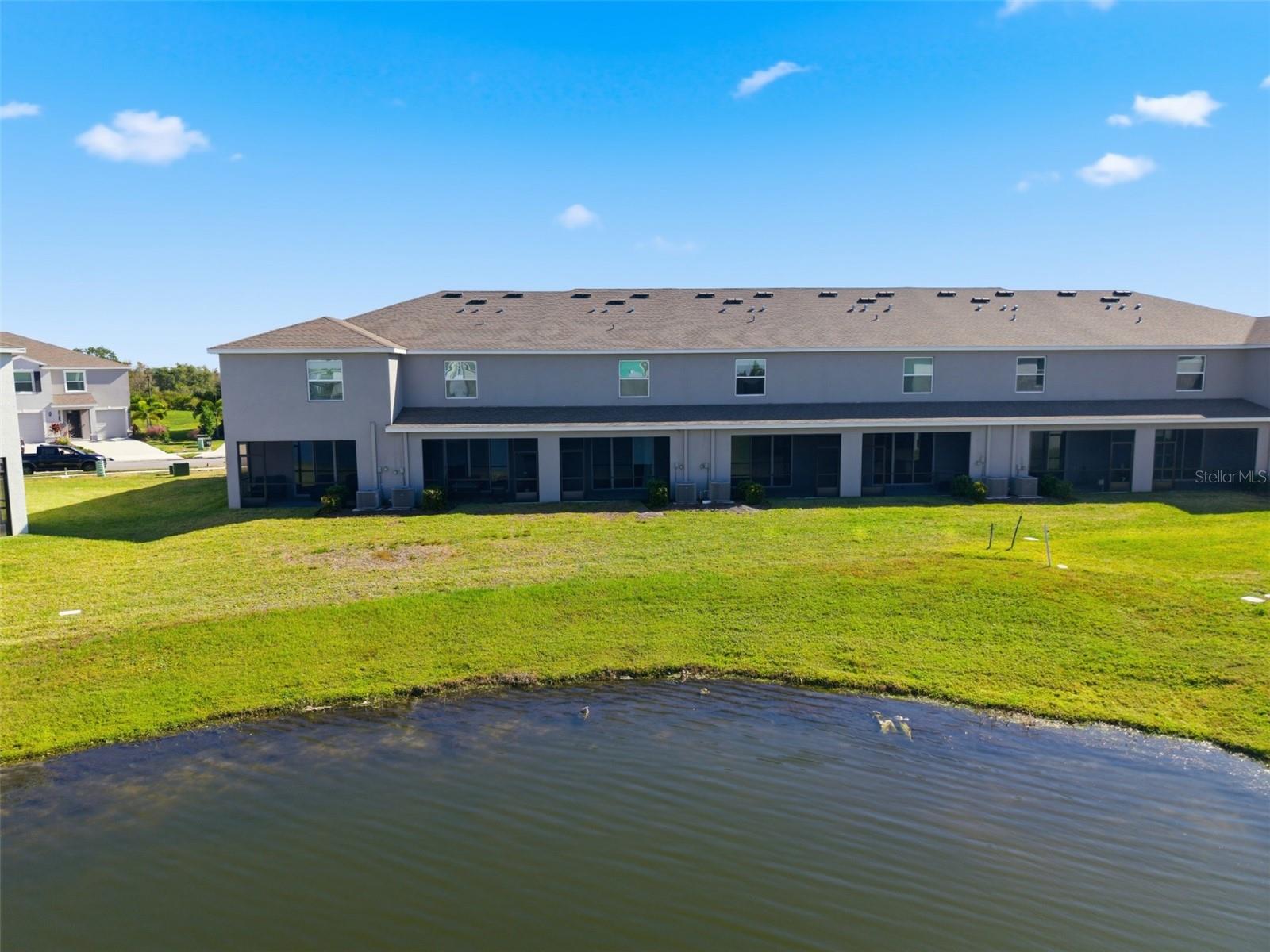 Image 37 of 72 For 17653 Crescent Moon Loop