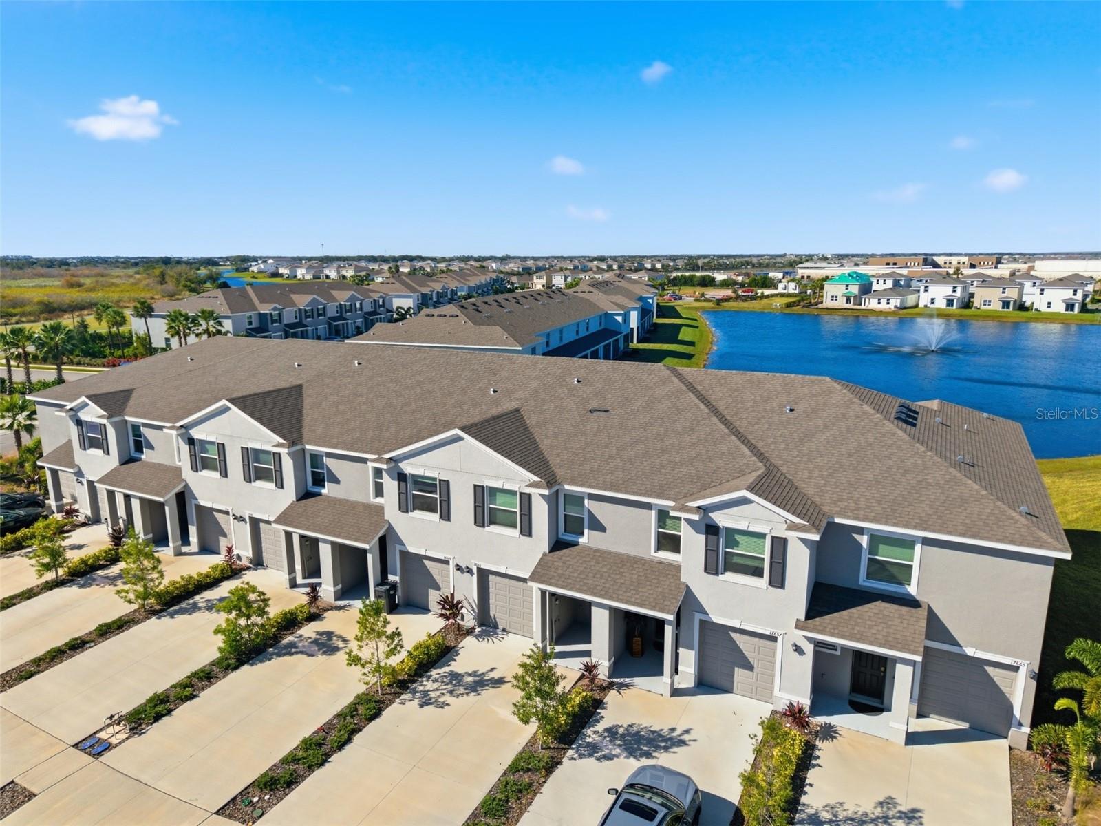 Image 41 of 72 For 17653 Crescent Moon Loop