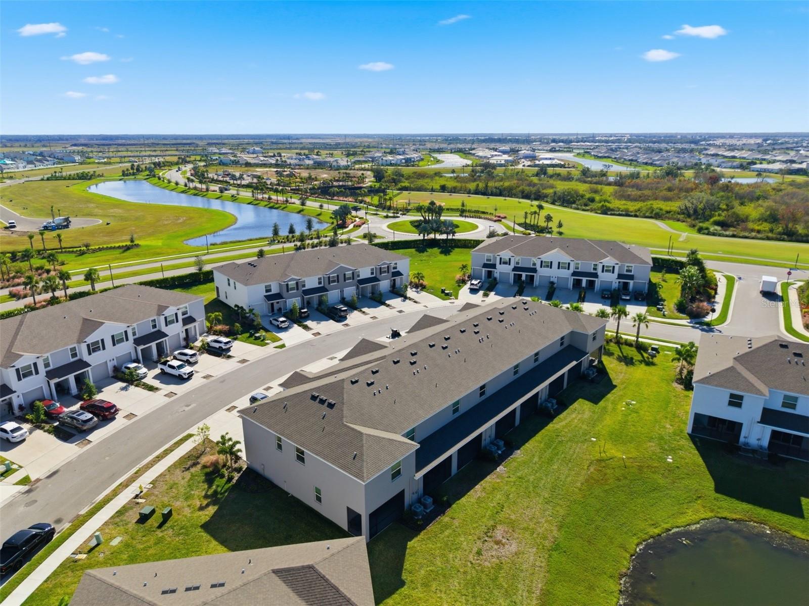 Image 46 of 72 For 17653 Crescent Moon Loop