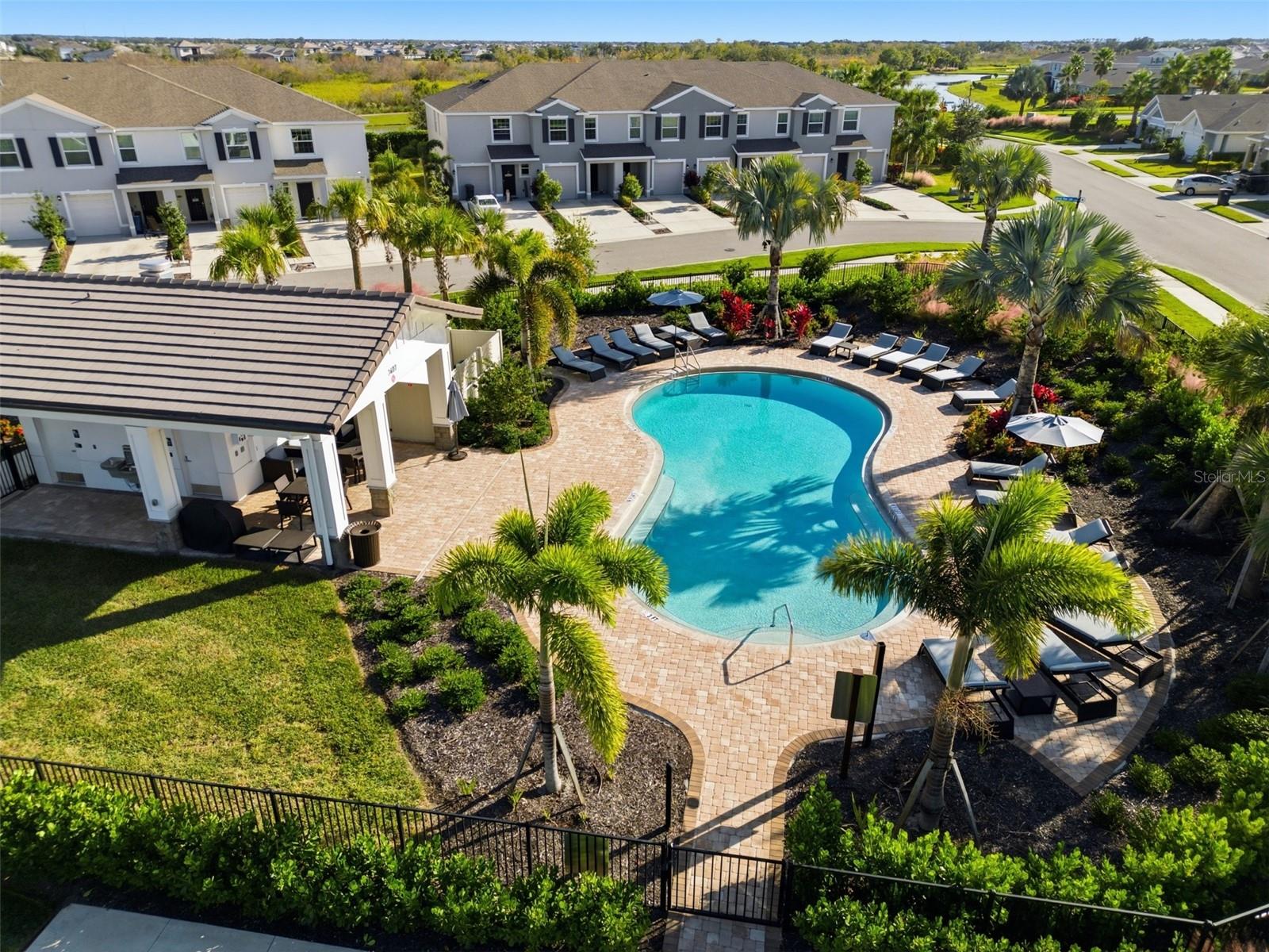 Image 65 of 72 For 17653 Crescent Moon Loop