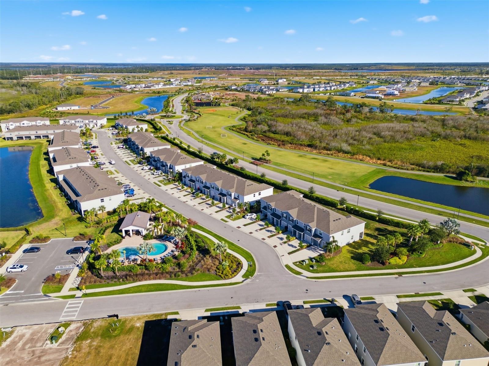 Image 67 of 72 For 17653 Crescent Moon Loop