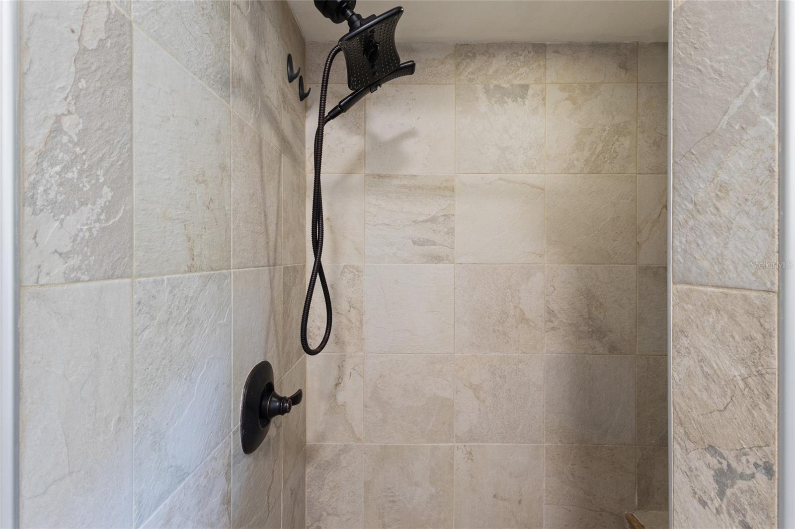 Image 17 of 34 For 3103 Norwich Drive W