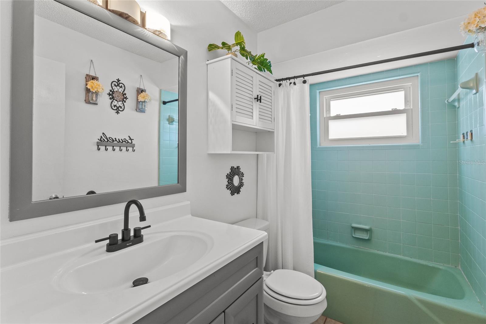 Image 18 of 34 For 3103 Norwich Drive W