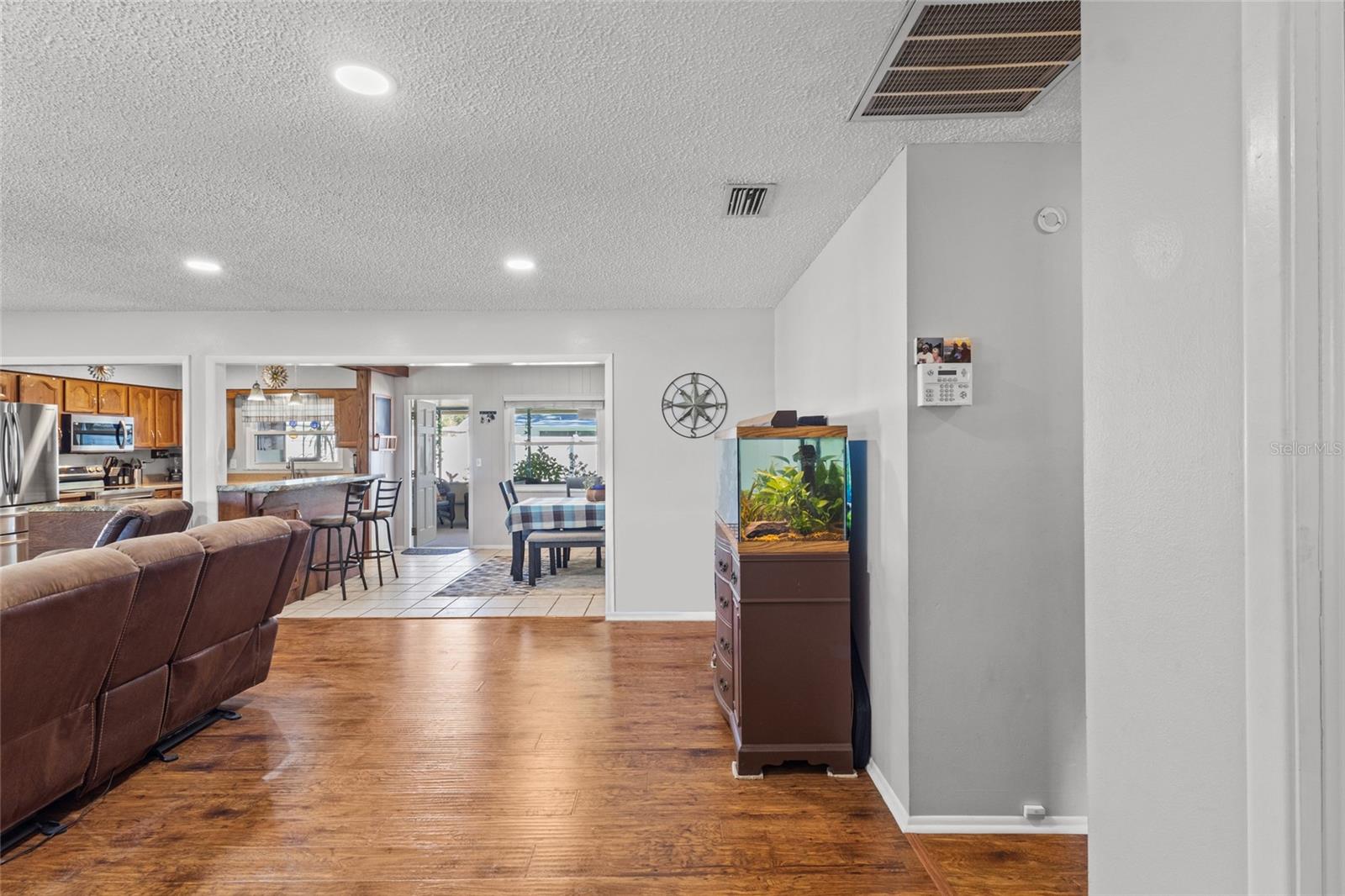 Image 2 of 34 For 3103 Norwich Drive W