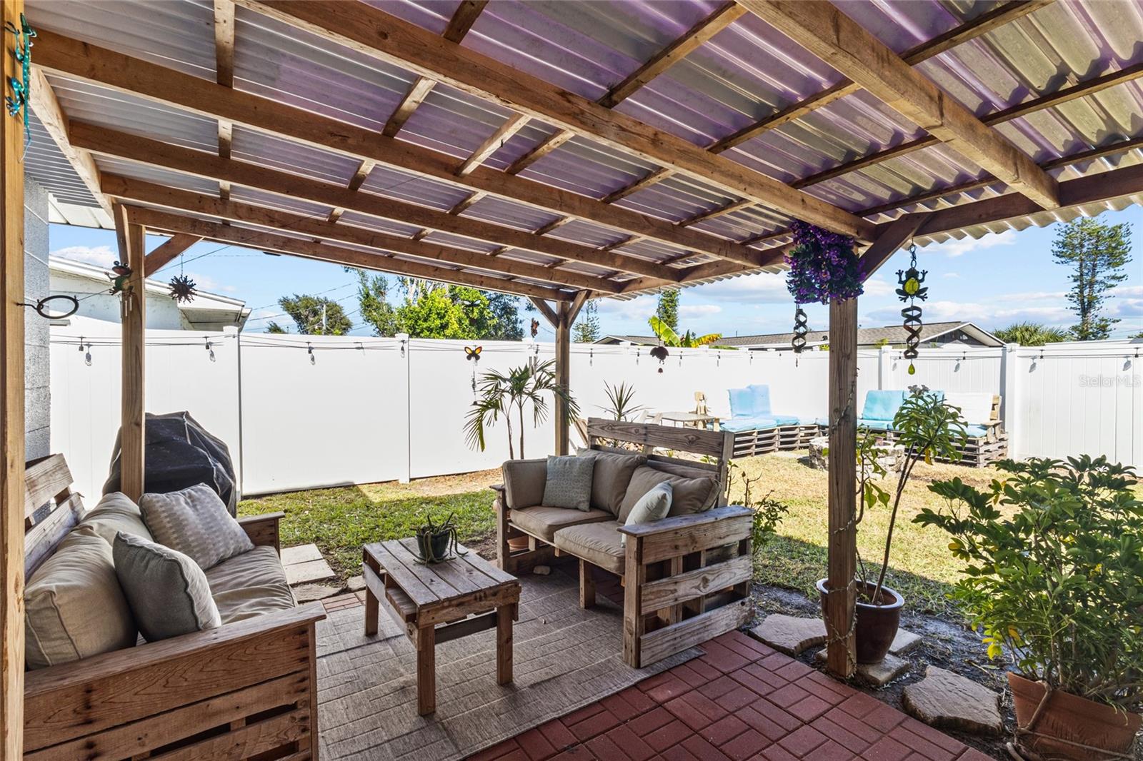 Image 23 of 34 For 3103 Norwich Drive W