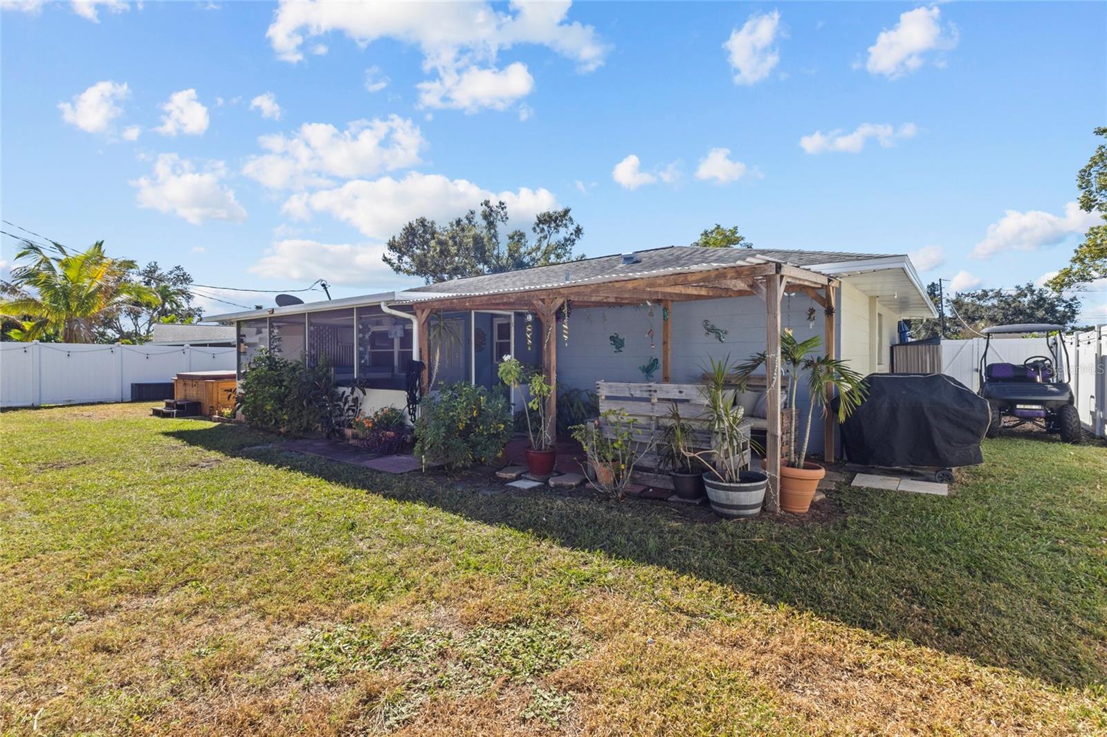 Image 27 of 34 For 3103 Norwich Drive W