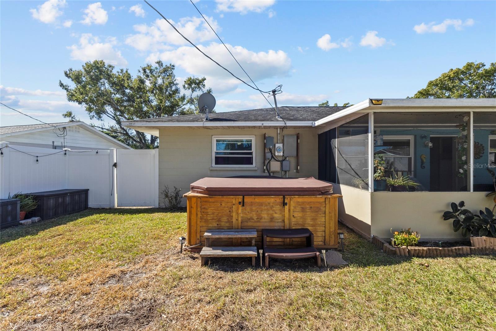 Image 28 of 34 For 3103 Norwich Drive W