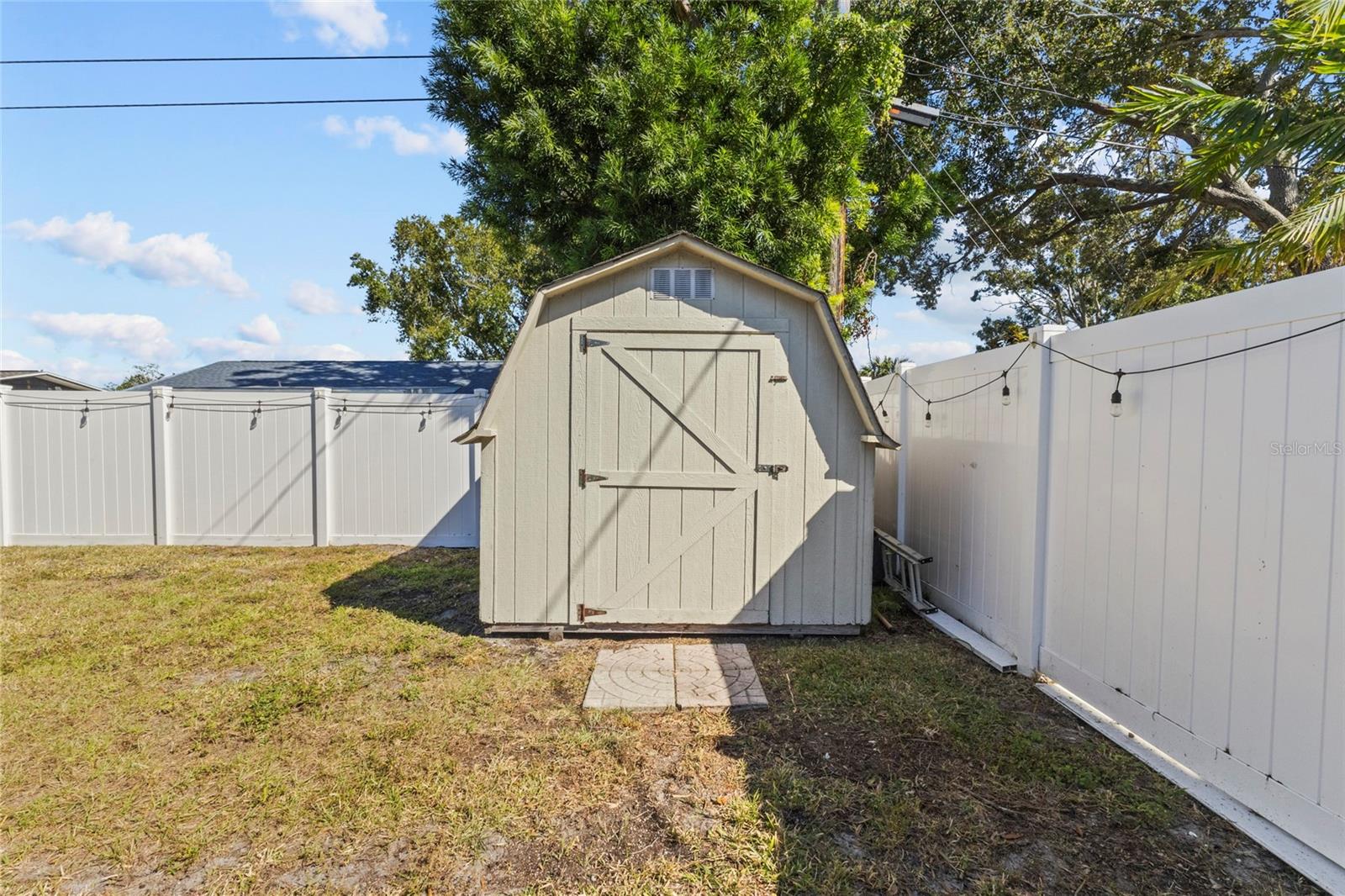 Image 29 of 34 For 3103 Norwich Drive W