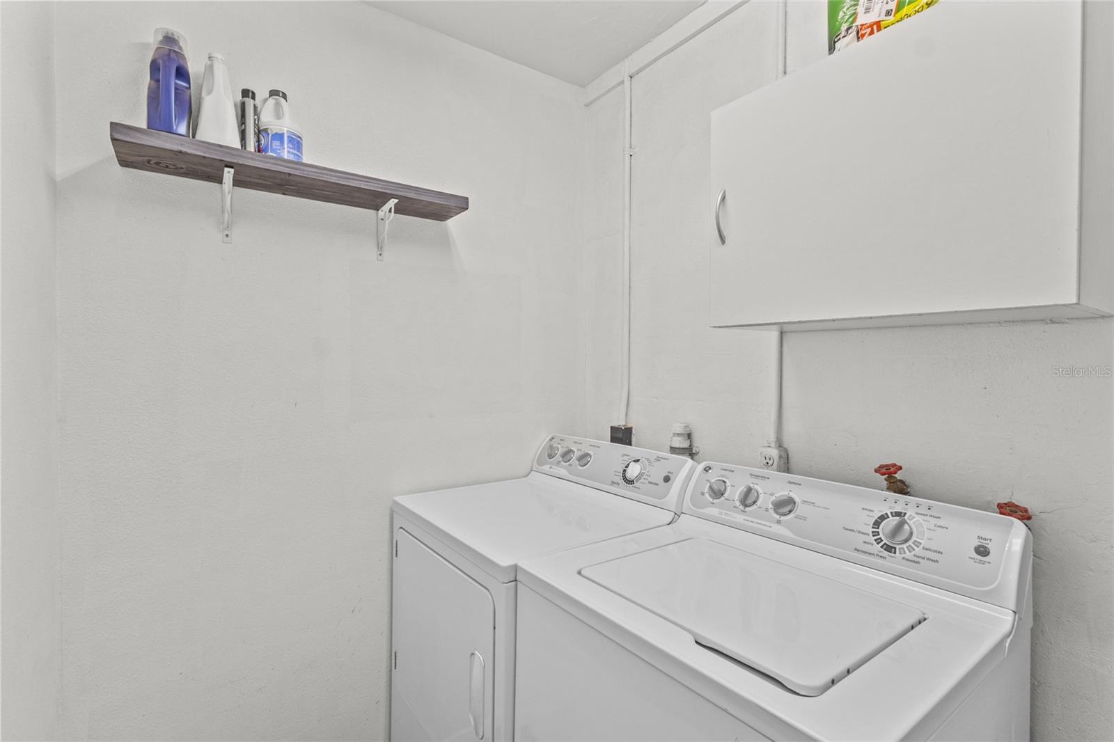 Image 31 of 34 For 3103 Norwich Drive W