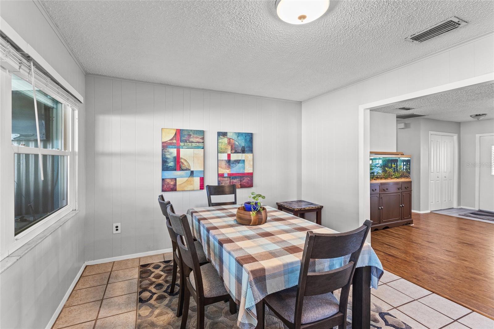 Image 6 of 34 For 3103 Norwich Drive W