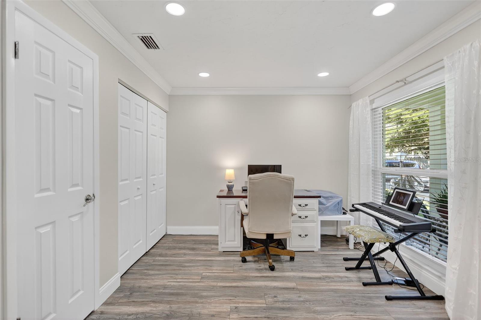 Image 12 of 48 For 4207 34th Avenue Drive W 4207