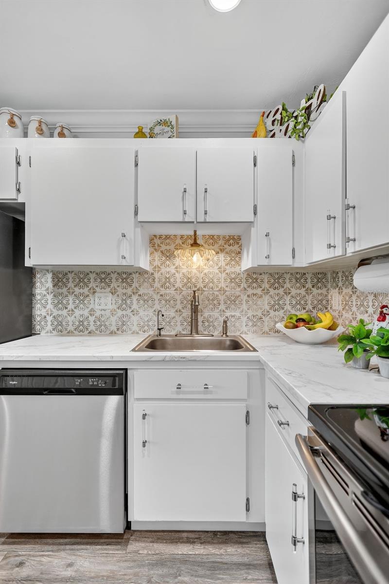 Image 17 of 48 For 4207 34th Avenue Drive W 4207