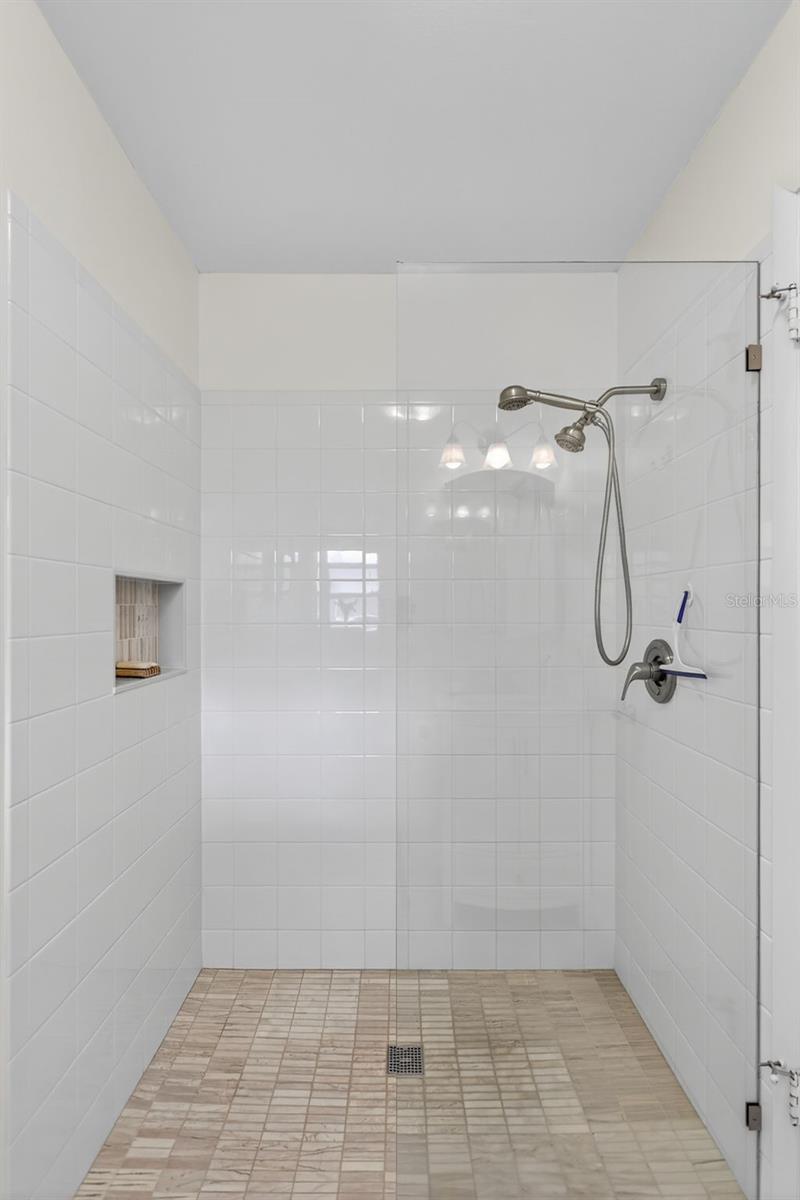 Image 28 of 48 For 4207 34th Avenue Drive W 4207