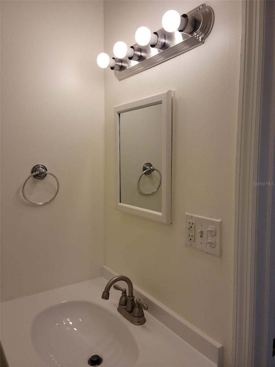 Image 6 of 6 For 1751 Fruitville Road Garage