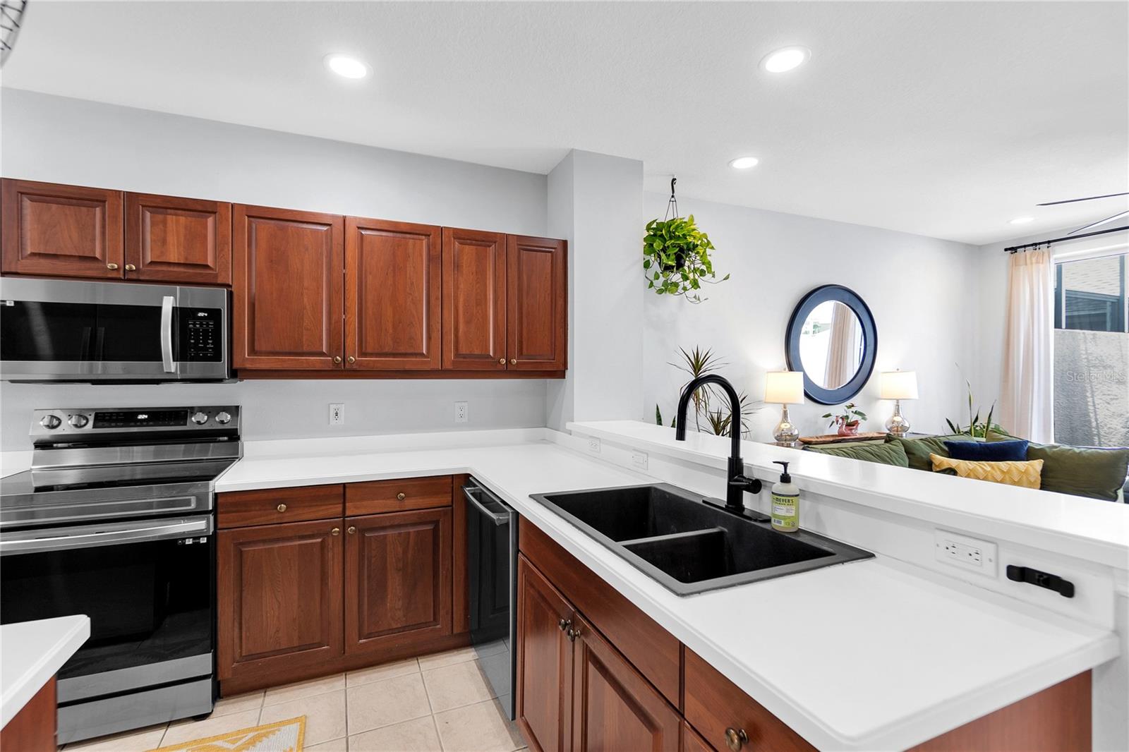 Image 12 of 40 For 5617 Whitehead Street