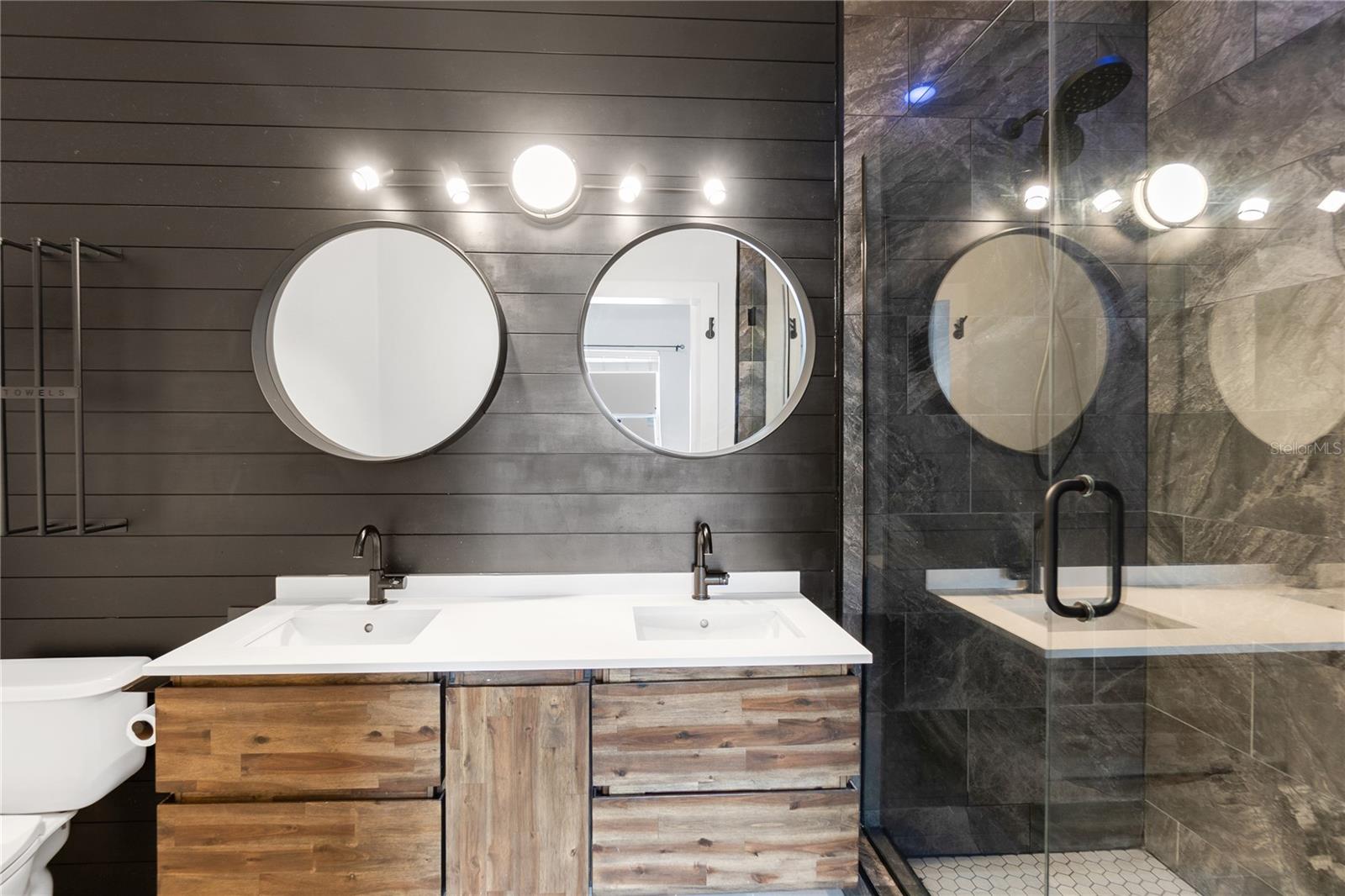 Image 22 of 40 For 5617 Whitehead Street