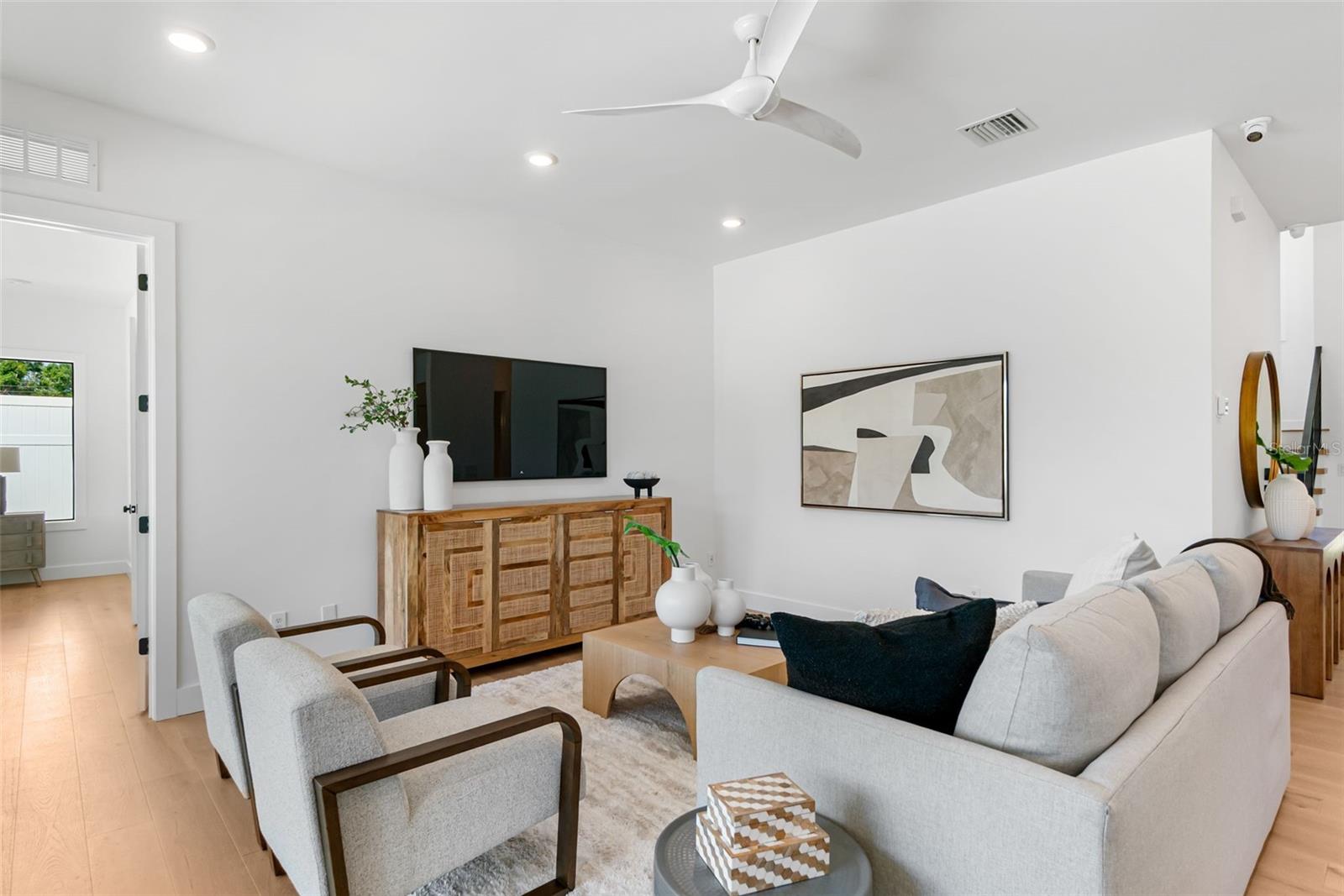 Image 17 of 47 For 2232 Grove Street