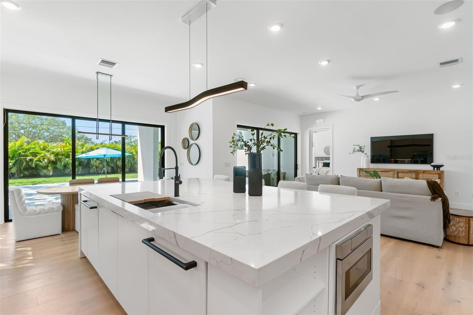 Image 20 of 47 For 2232 Grove Street