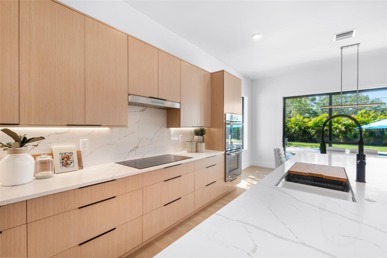 Image 21 of 47 For 2232 Grove Street