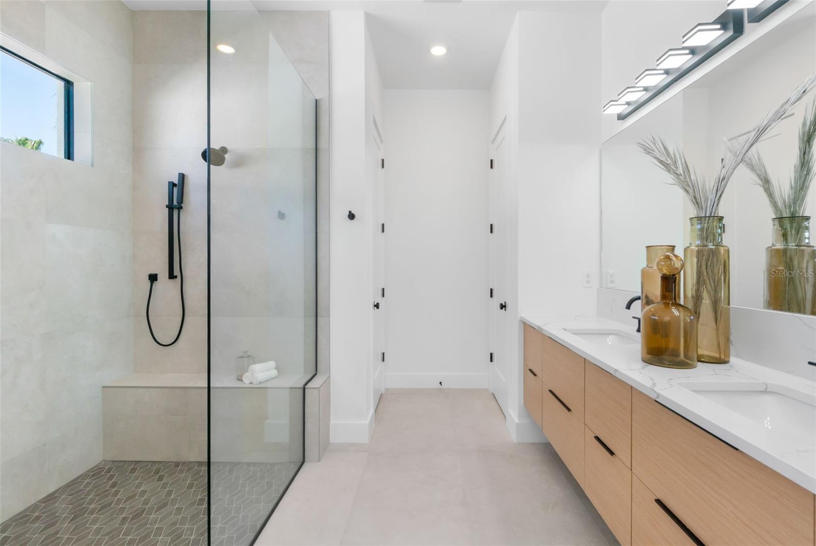 Image 25 of 47 For 2232 Grove Street