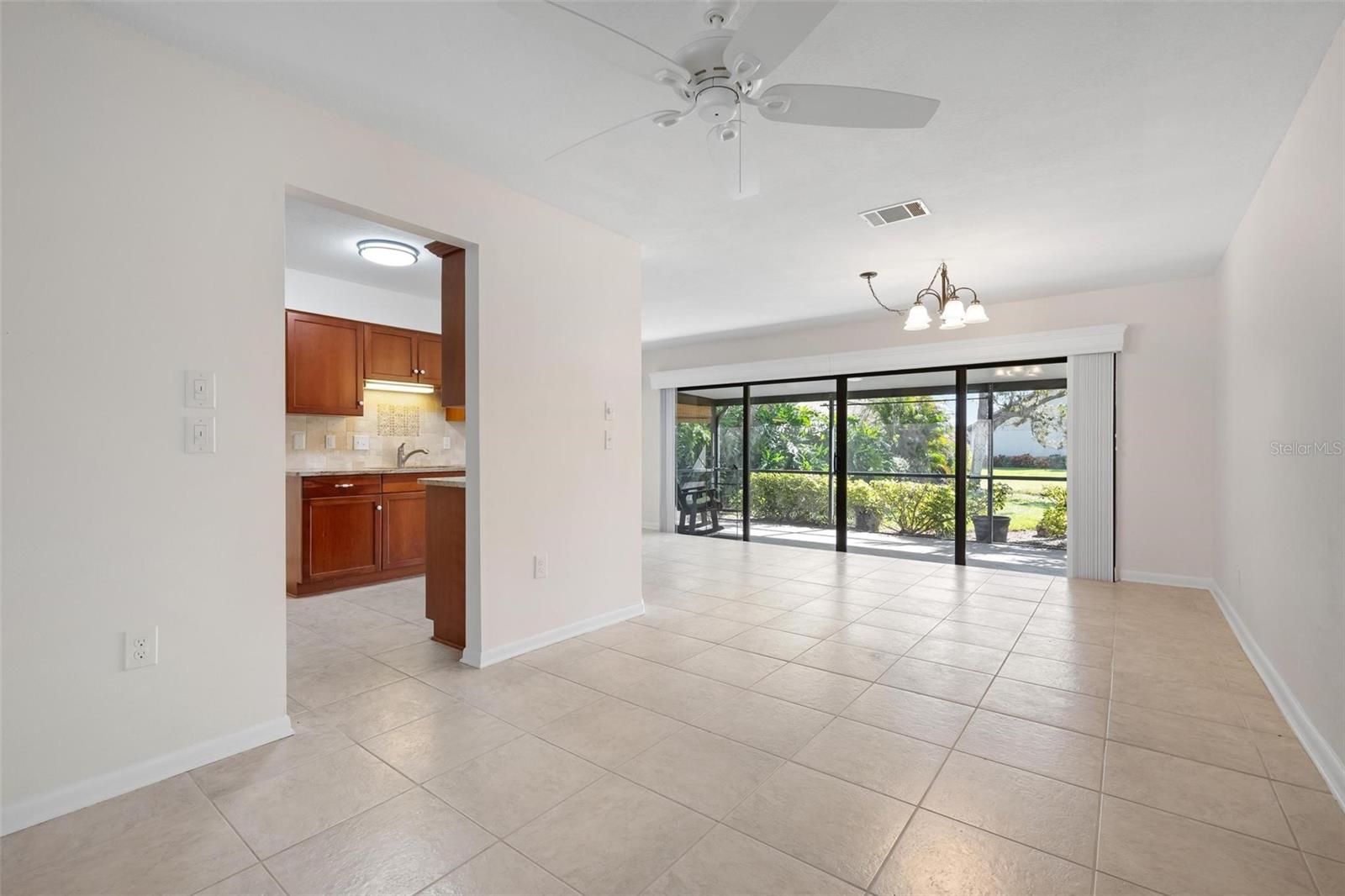 Image 11 of 51 For 65 Inlets Boulevard 65