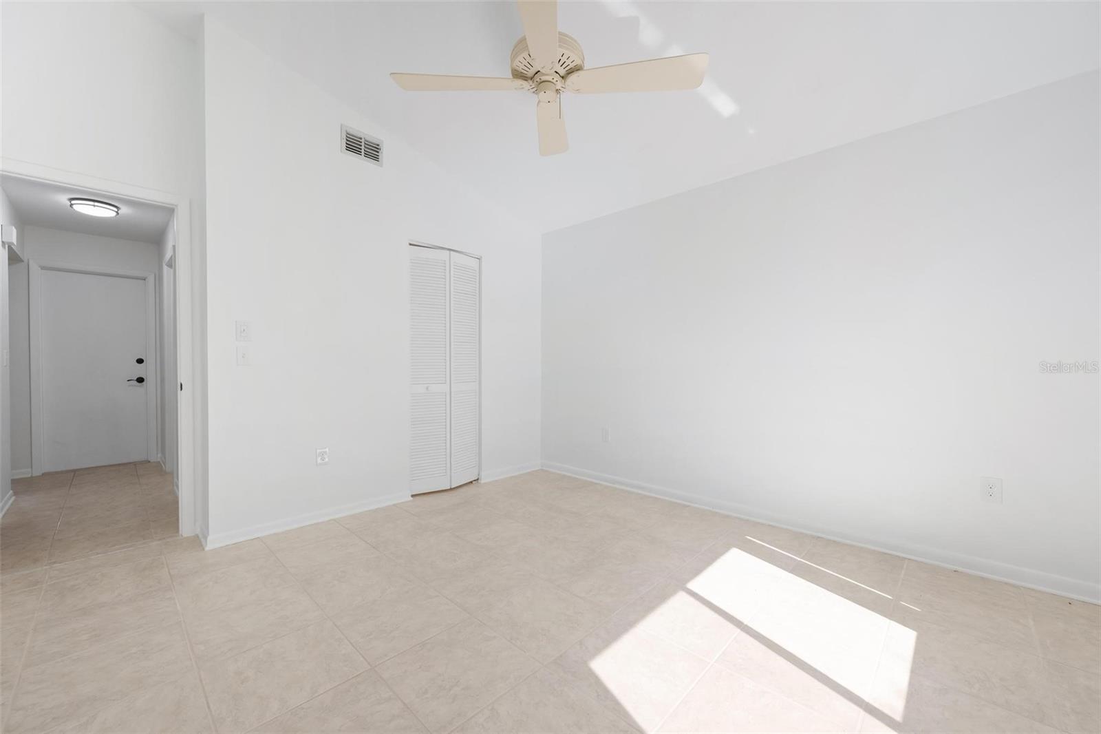 Image 20 of 51 For 65 Inlets Boulevard 65