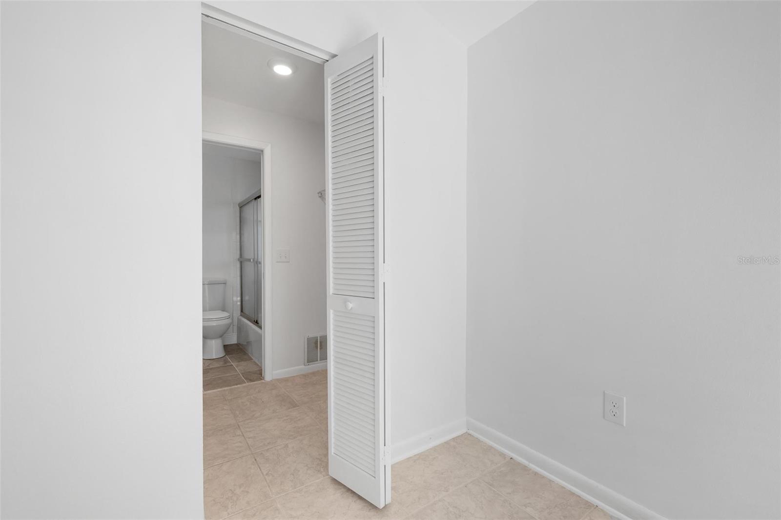 Image 21 of 51 For 65 Inlets Boulevard 65