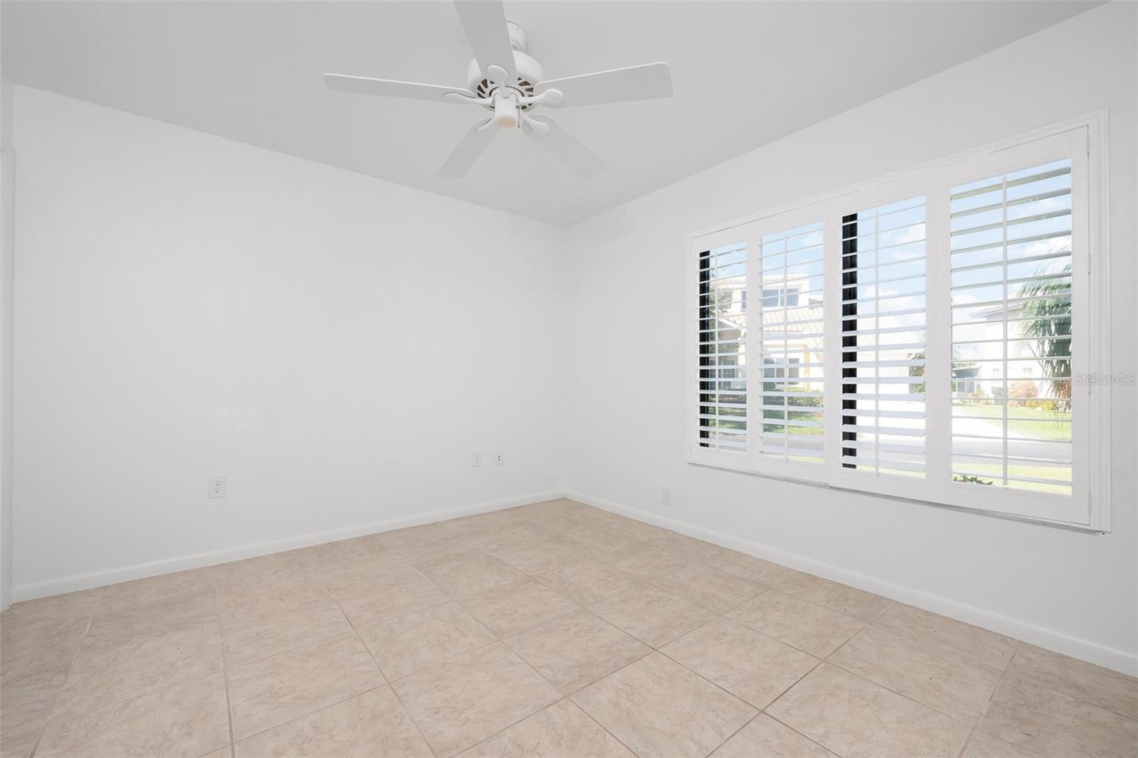 Image 24 of 51 For 65 Inlets Boulevard 65