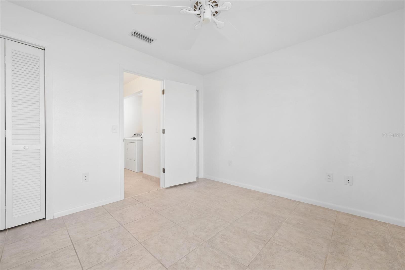 Image 26 of 51 For 65 Inlets Boulevard 65