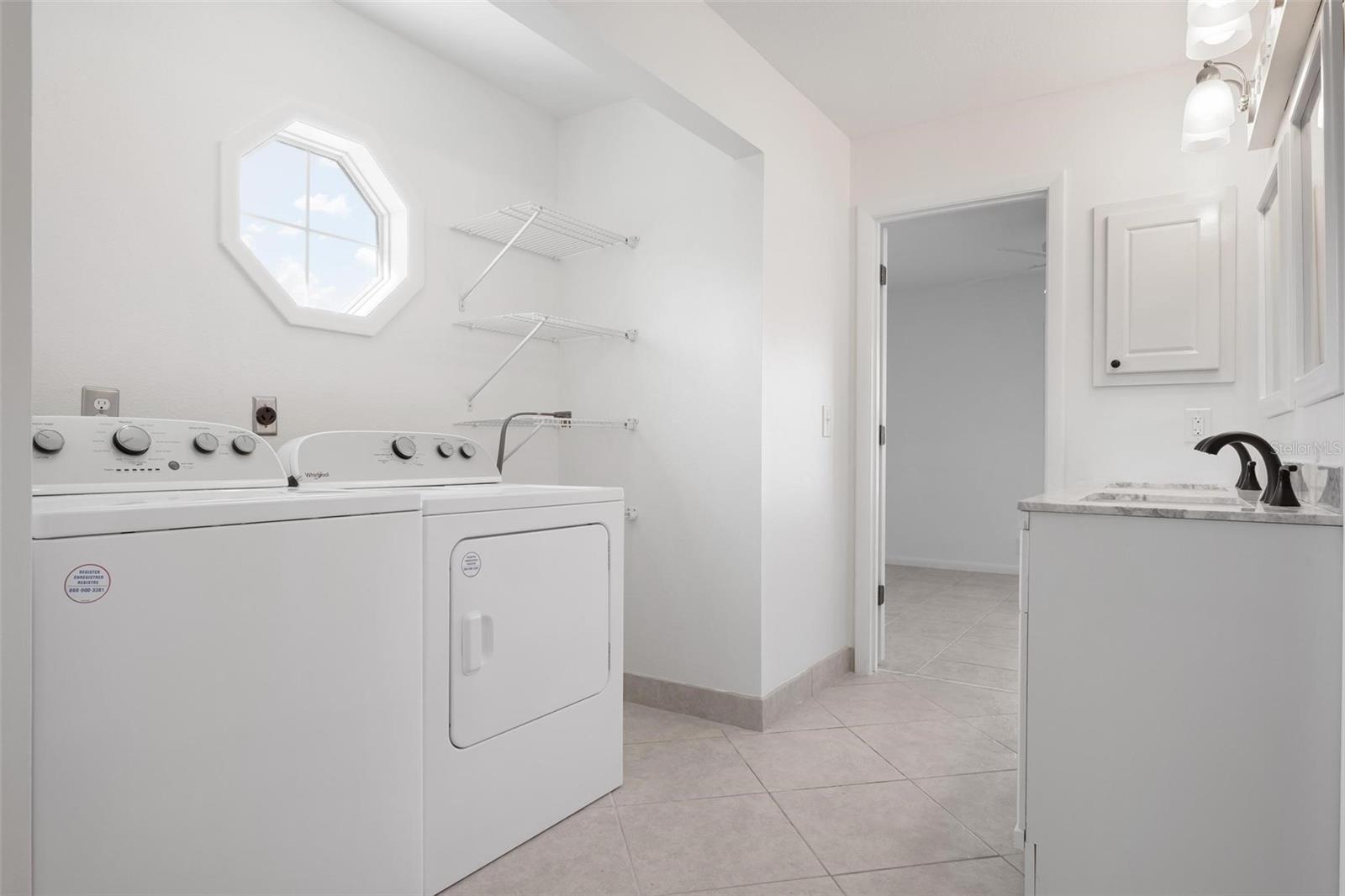 Image 29 of 51 For 65 Inlets Boulevard 65