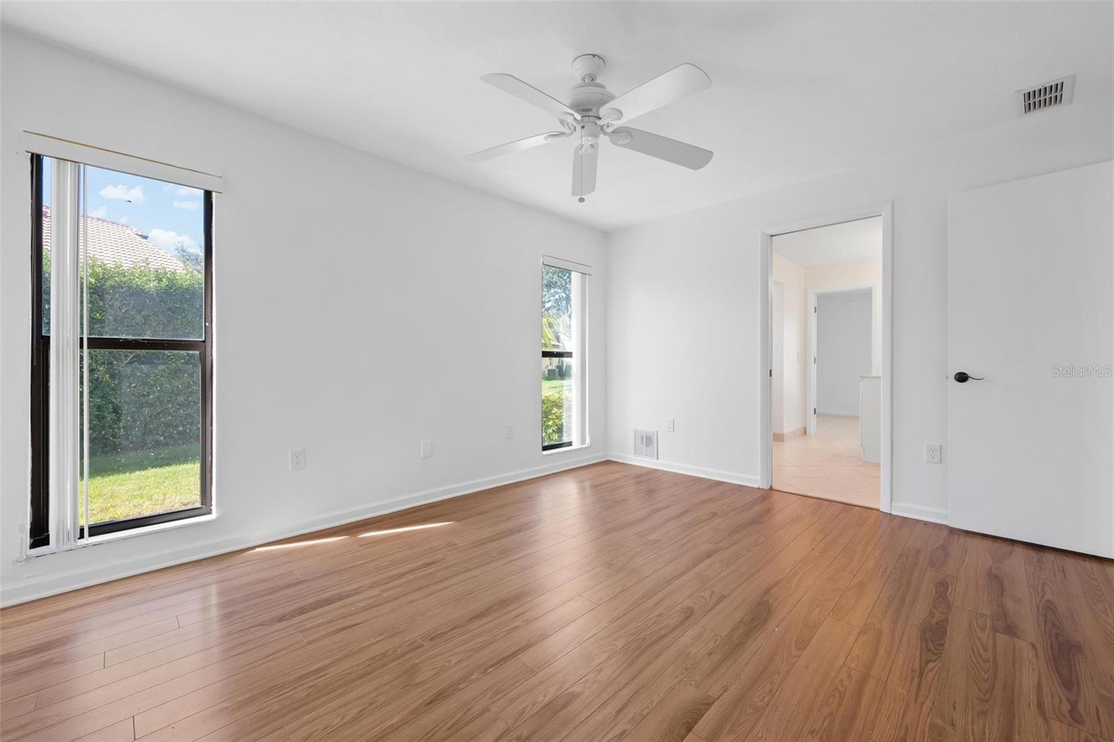 Image 31 of 51 For 65 Inlets Boulevard 65