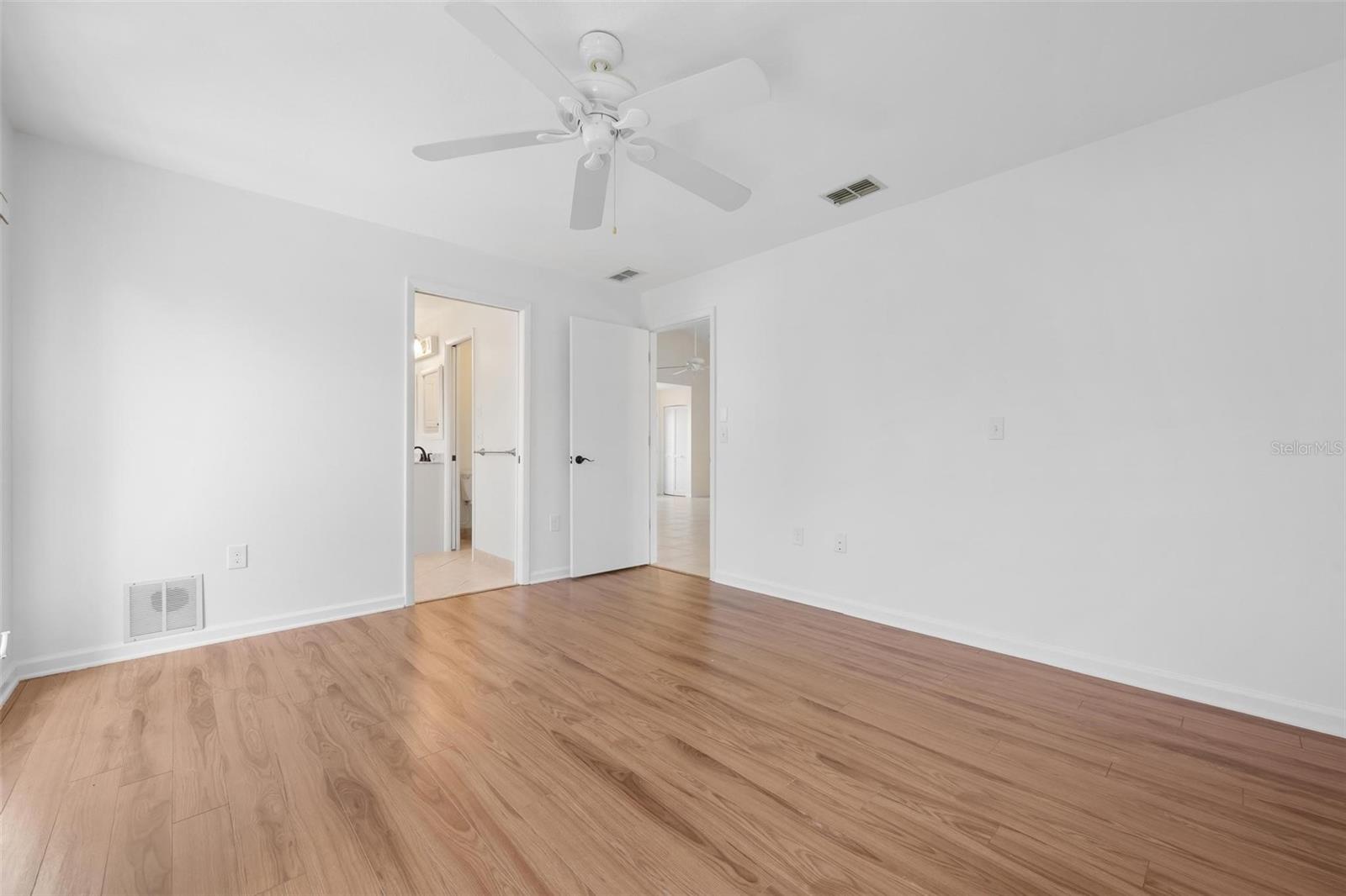 Image 32 of 51 For 65 Inlets Boulevard 65