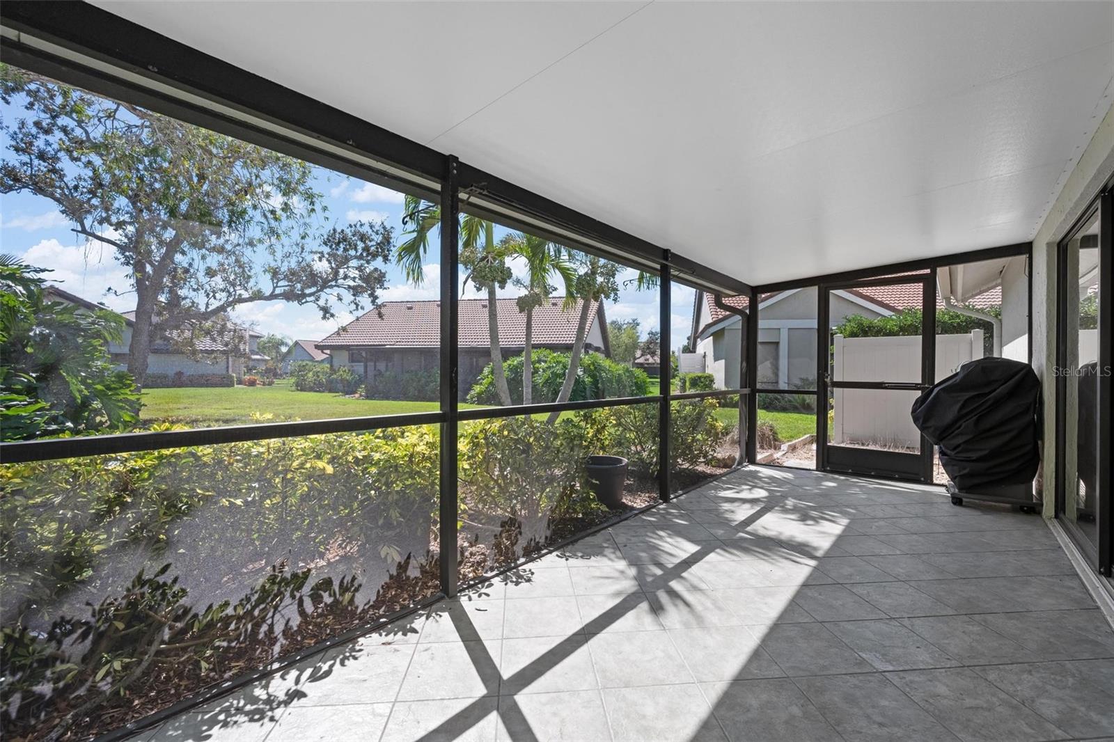 Image 34 of 51 For 65 Inlets Boulevard 65