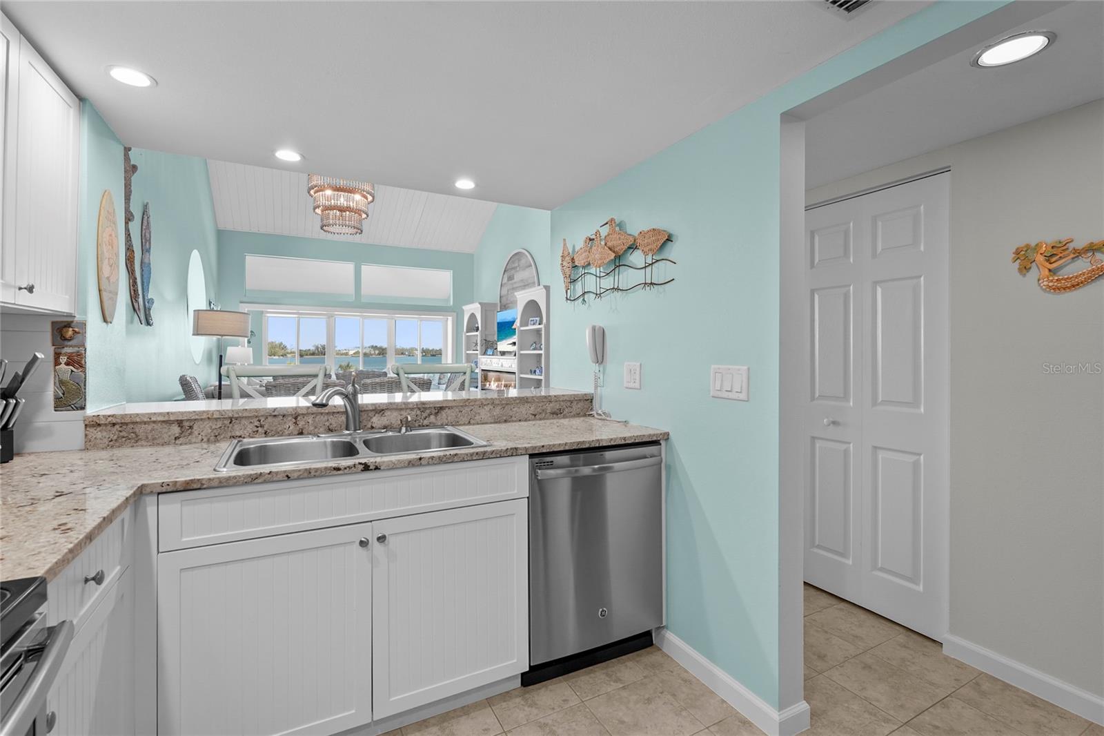 Image 32 of 73 For 1007 Gulf Drive N 213