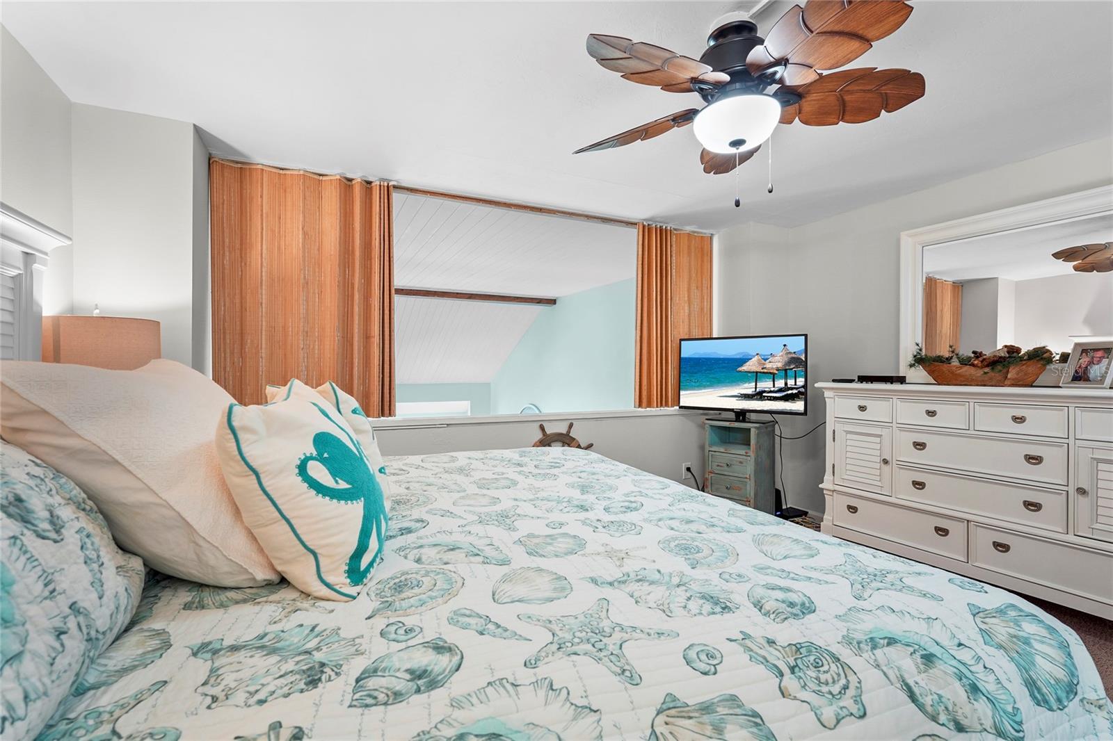 Image 45 of 73 For 1007 Gulf Drive N 213