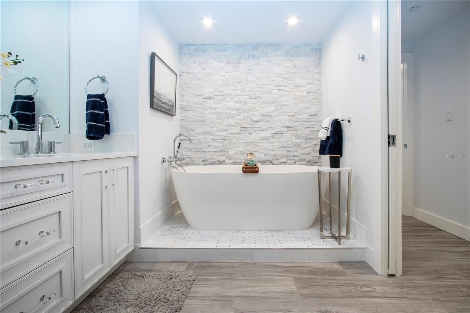 Image 34 of 73 For 1211 Gulf Of Mexico Drive 505