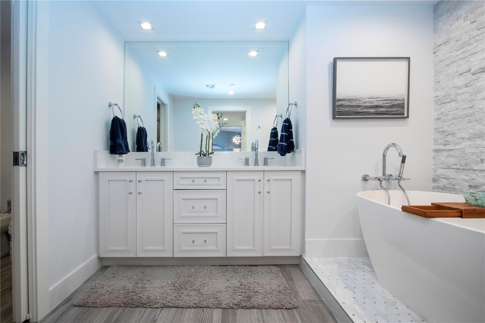 Image 35 of 73 For 1211 Gulf Of Mexico Drive 505