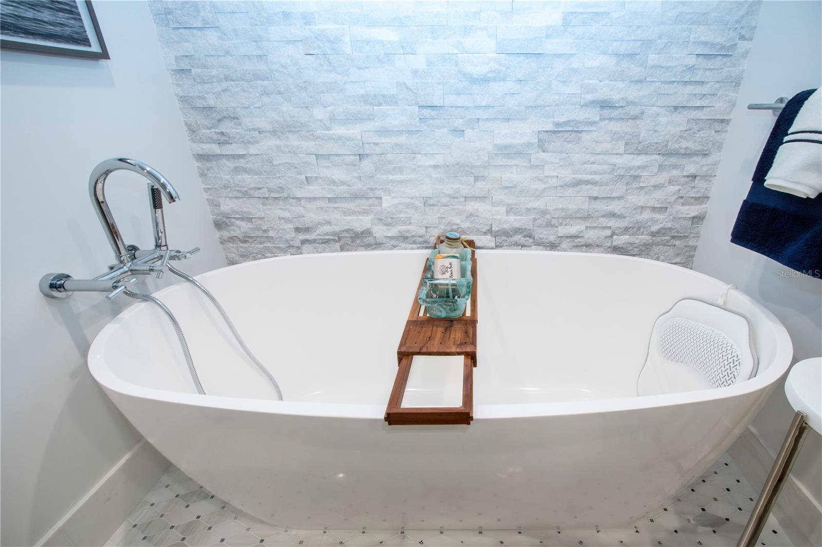 Image 36 of 73 For 1211 Gulf Of Mexico Drive 505