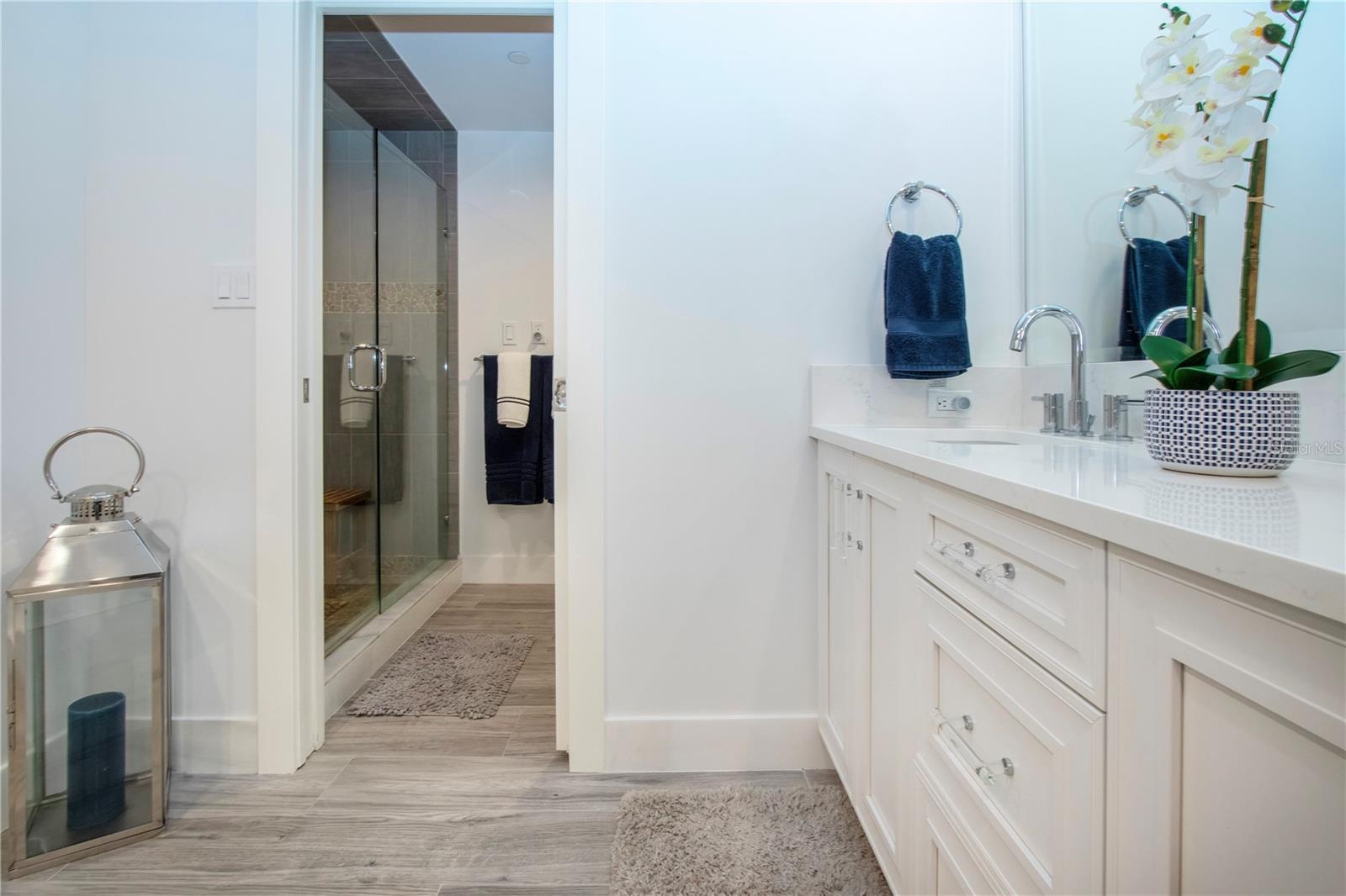 Image 37 of 73 For 1211 Gulf Of Mexico Drive 505