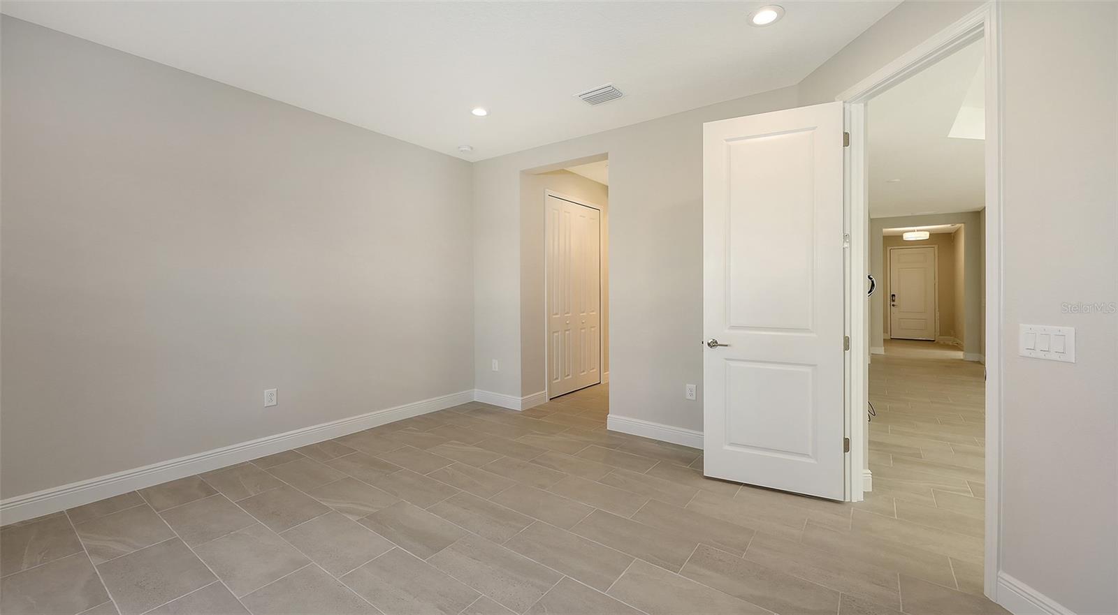 Image 27 of 32 For 18131 Franklin Park Court