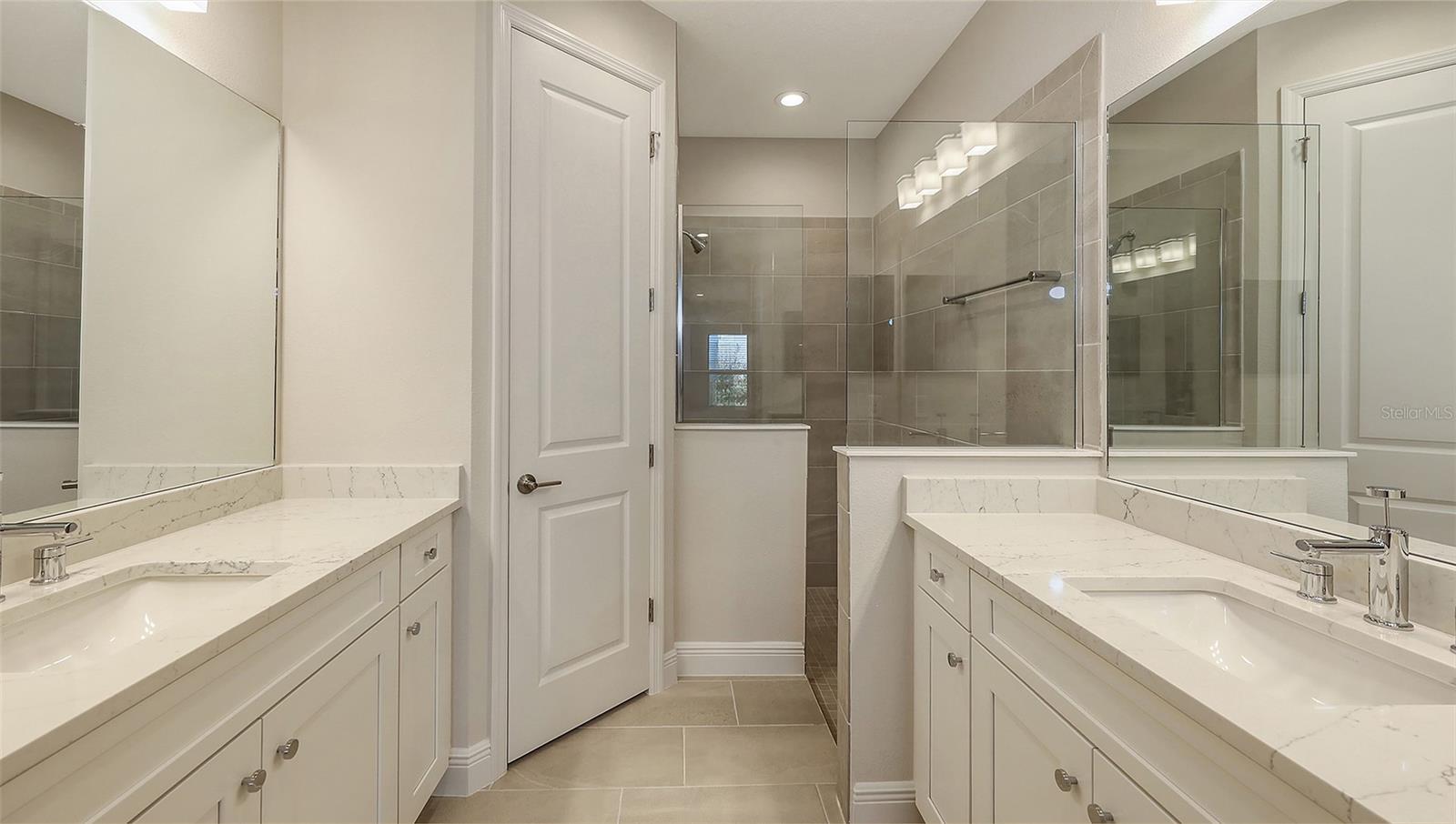 Image 5 of 32 For 18131 Franklin Park Court