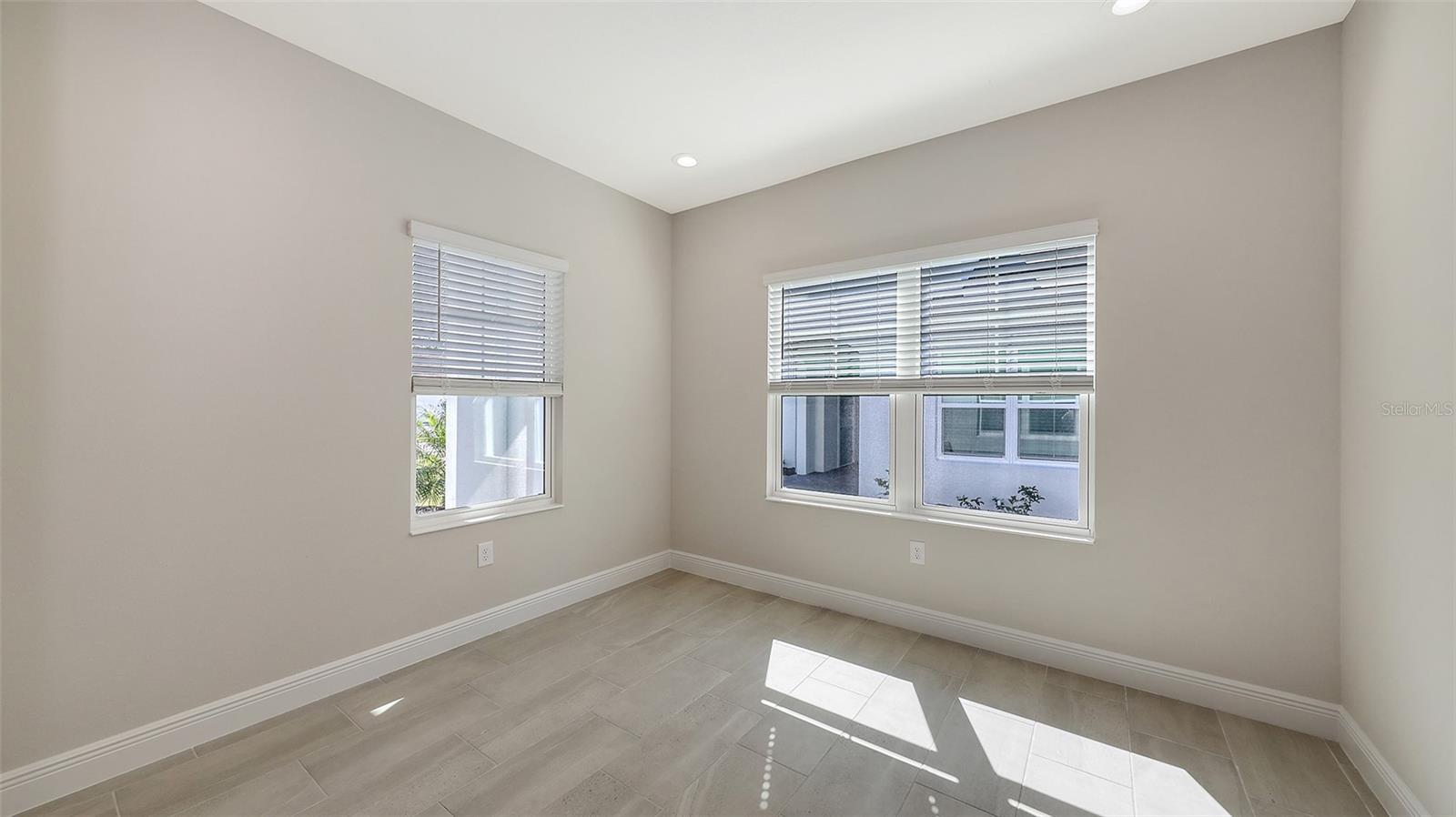 Image 9 of 32 For 18131 Franklin Park Court