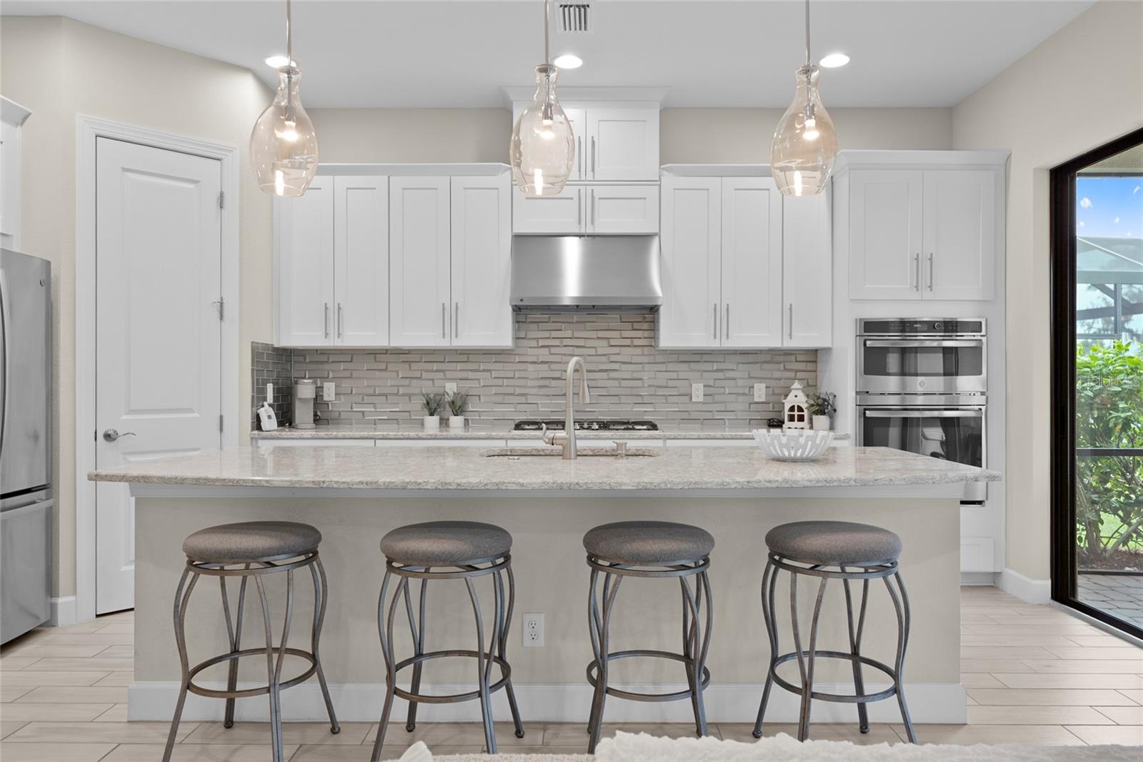 Image 2 of 85 For 13902 Messina Loop