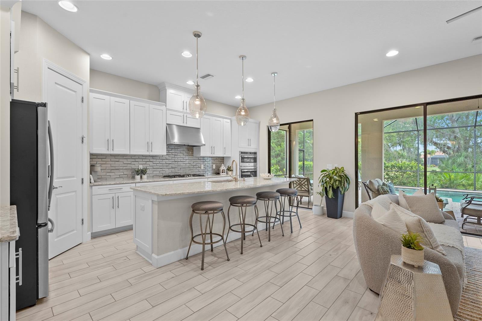 Image 26 of 85 For 13902 Messina Loop