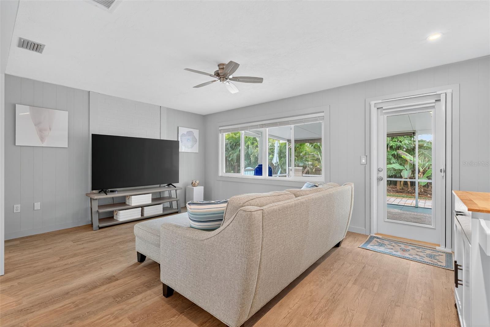 Image 33 of 47 For 3735 Duncan Place